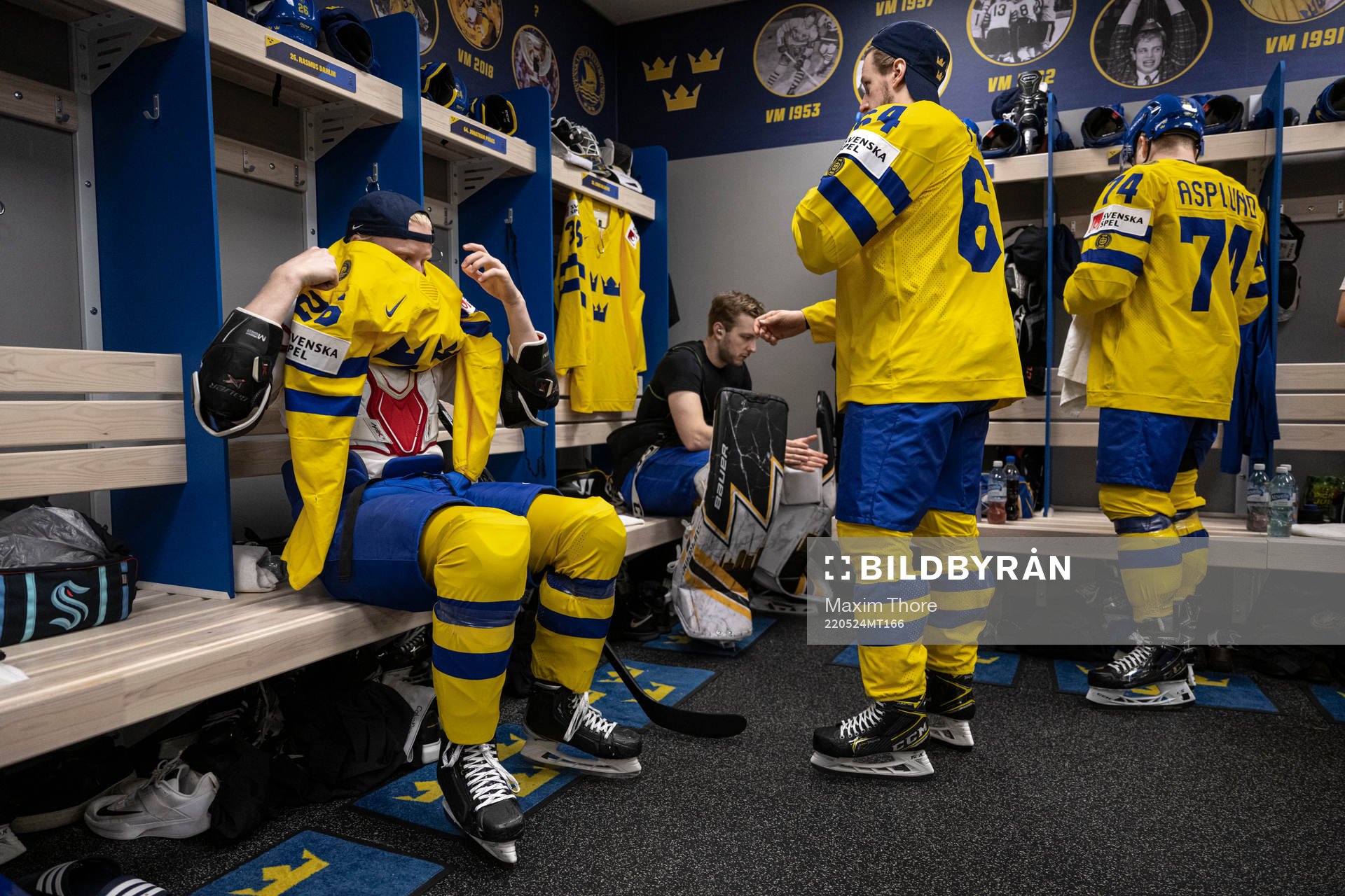 Rasmus Dahlin, goaltender Linus Ullmark, Jonathan Pudas and