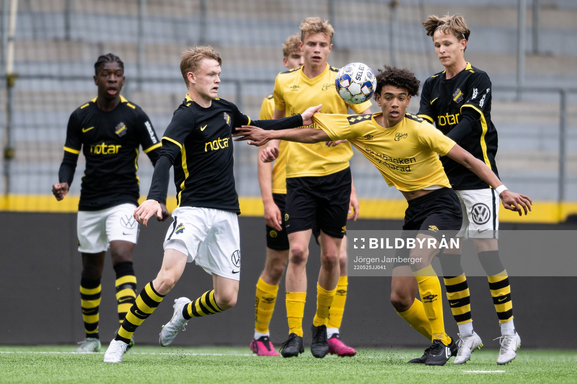 AIKs Noel Sergel och Elfsborgs Samuel Luoga