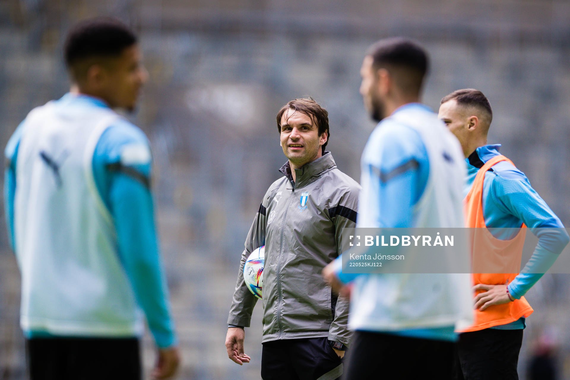 Malmö FFs tränare Milos Milojevic med spelare