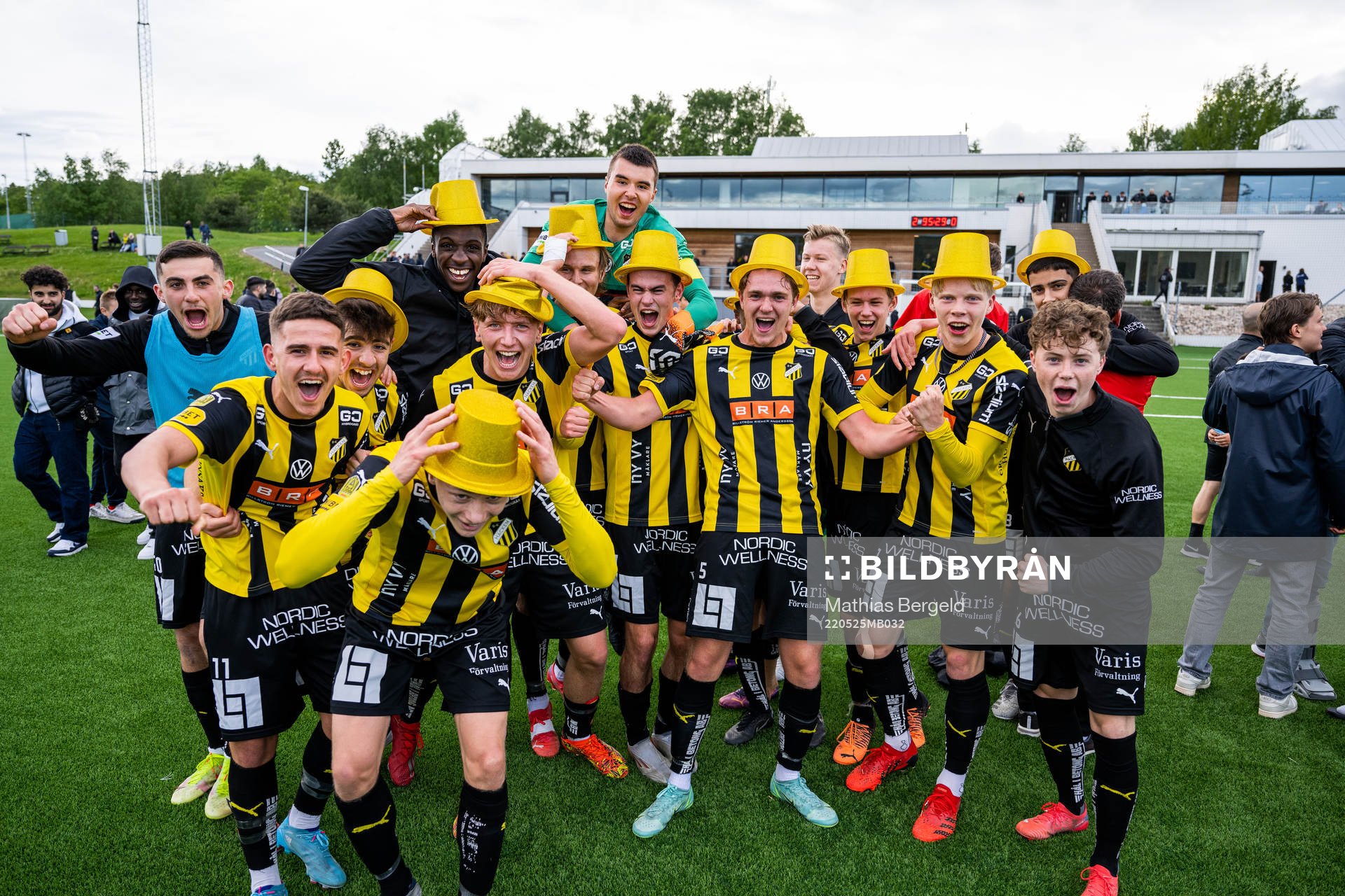 Häckens spelare jublar