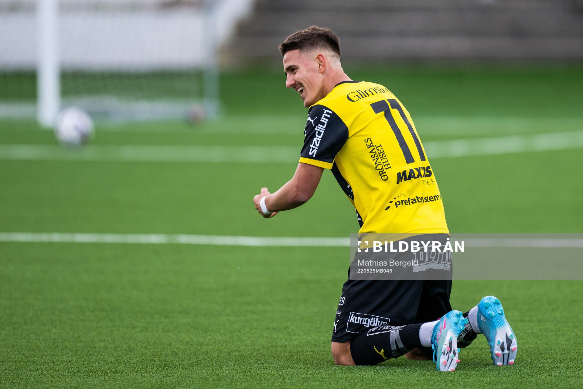 Häckens Semir Bosnic jublar på slutsignalen