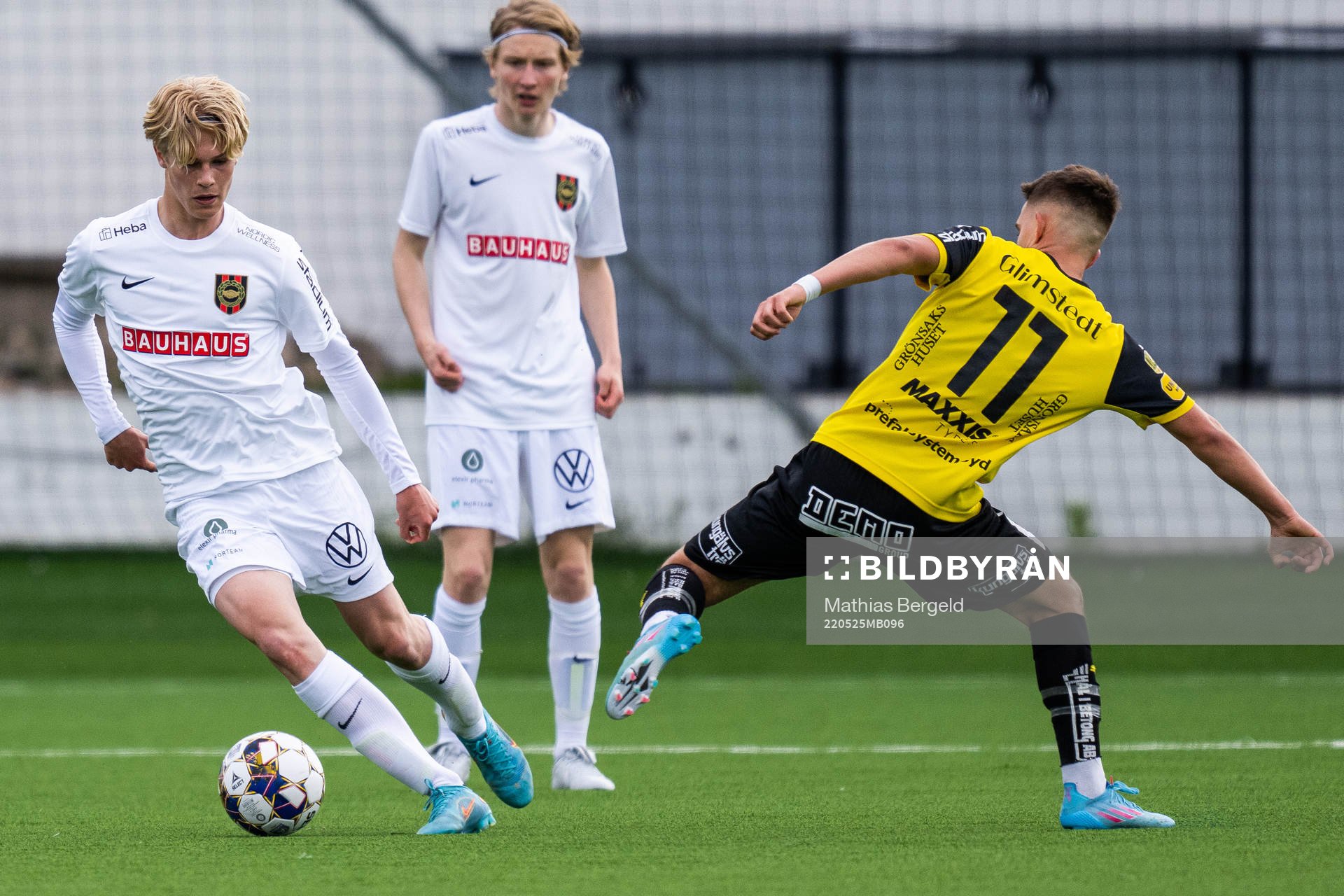 Brommapojkarnas Lucas Bergvall och Häckens Semir Bosnic