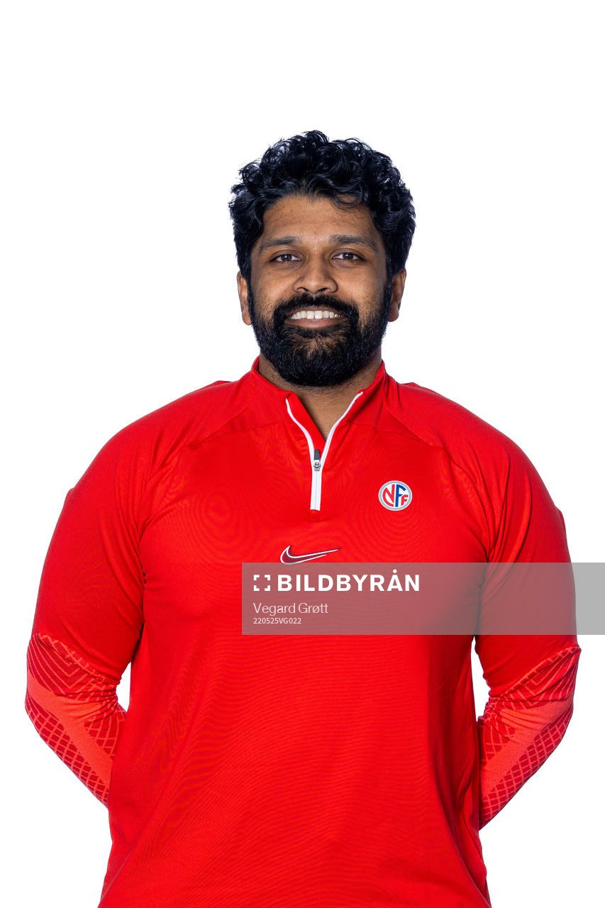 Thilip Thangarasa, head coach of the Norwegian e-sport