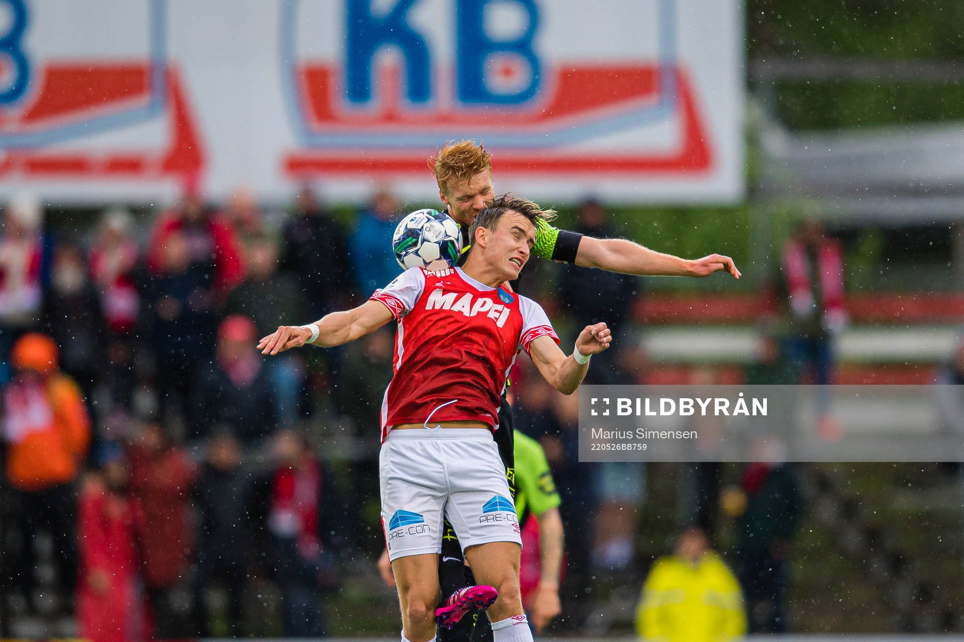 Sivert Heltne Nilsen of Brann and Jan Martin Hoel Andersen