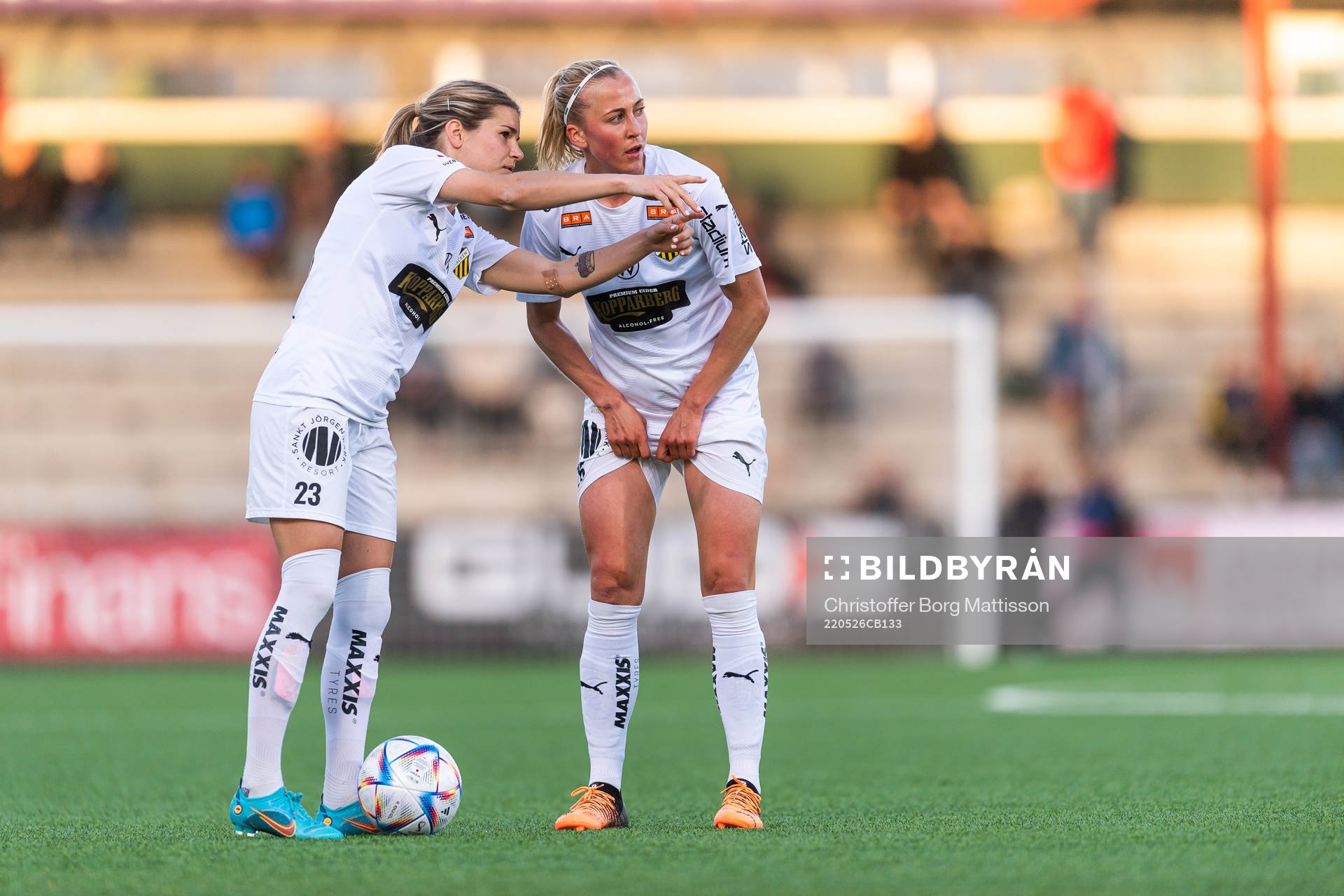 Häckens Andrine Stolsmo Hegerberg och Julia Karlernäs