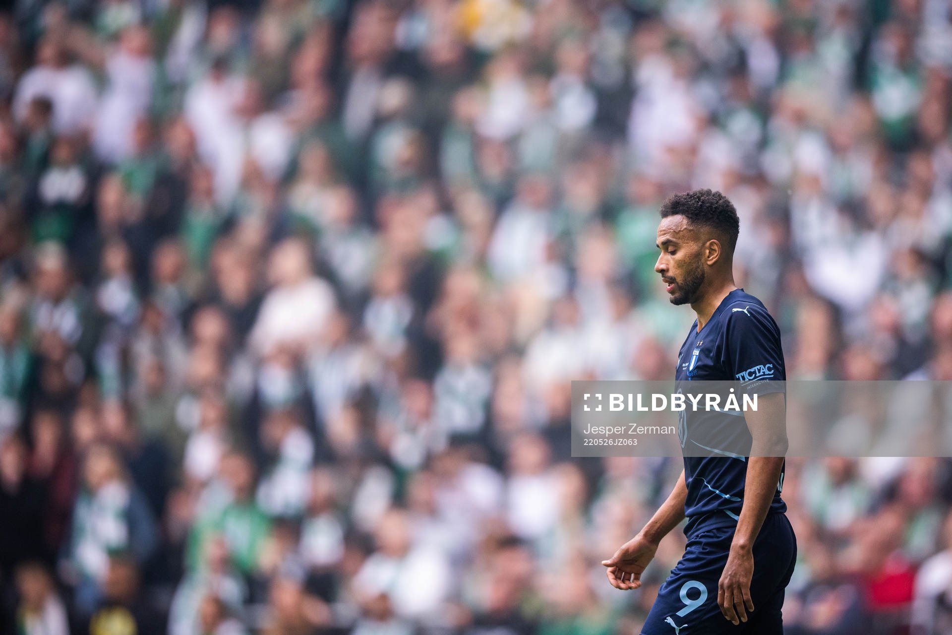 Malmö FFs Isaac Kiese Thelin deppar