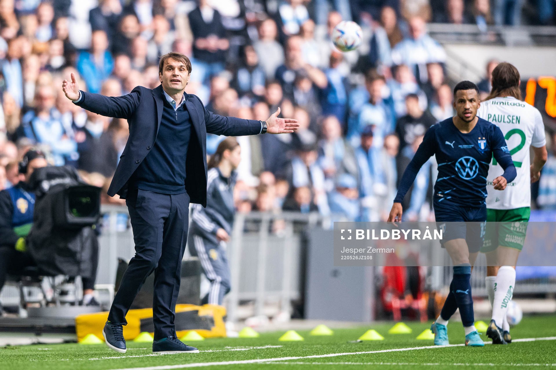 Malmö FFs tränare Milos Milojevic reagerar