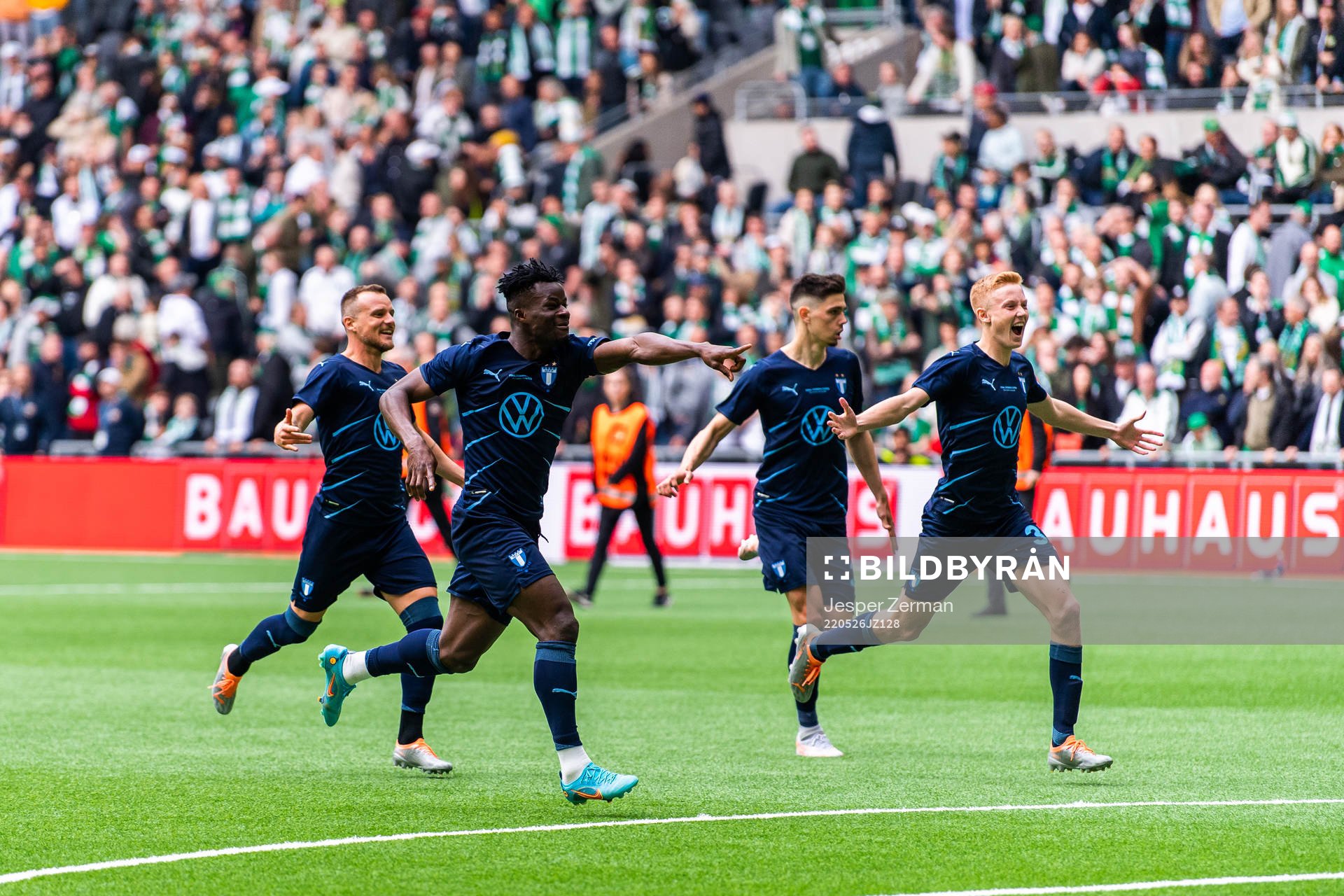 Malmö FFs Eric Larsson,Malik Abubakari och Hugo Larsson