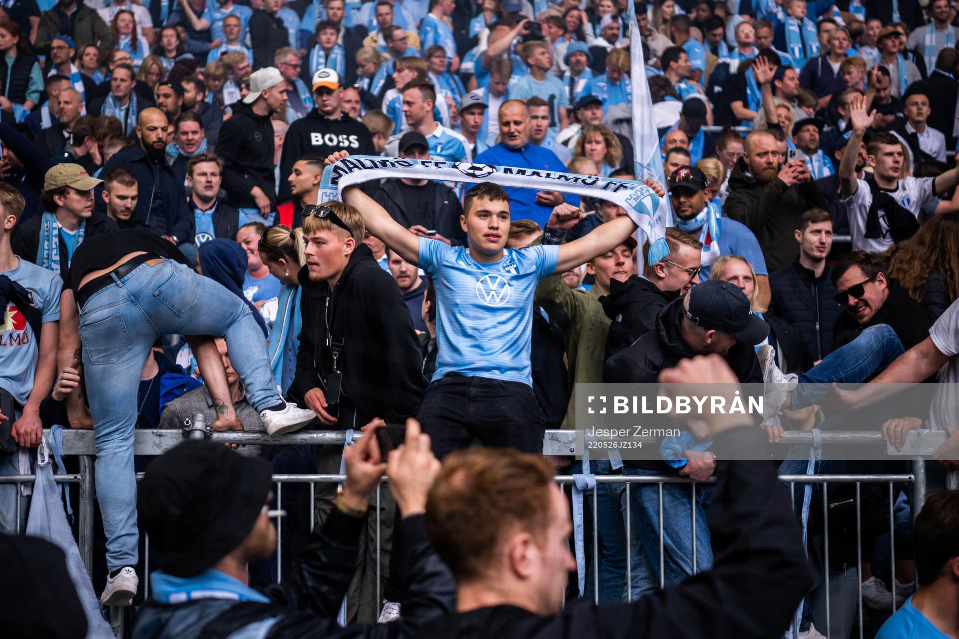 Malmö FFs supportrar jublar