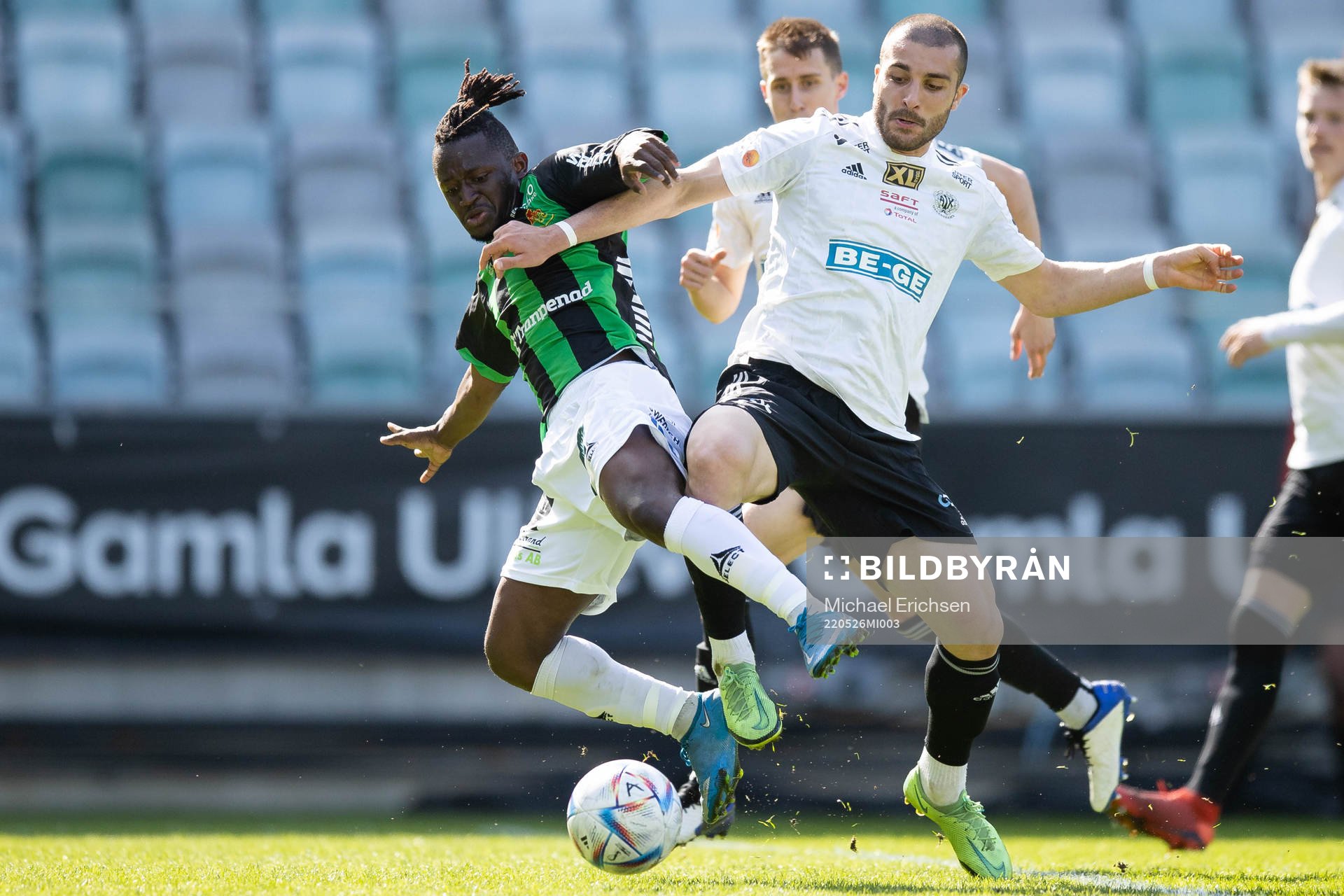 GAIS Michael Kargbo och Oskarshamns Tamazi Tsetskhladze