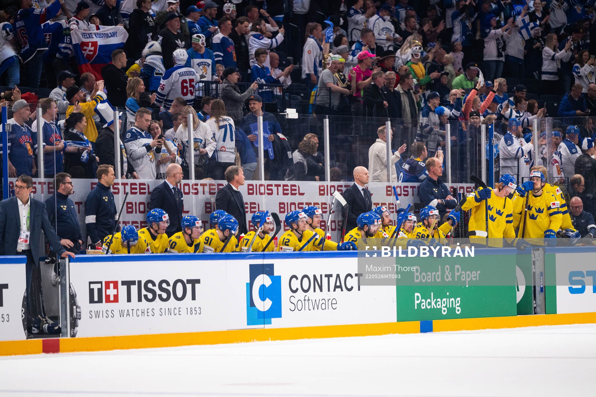 Players of Sweden look dejected