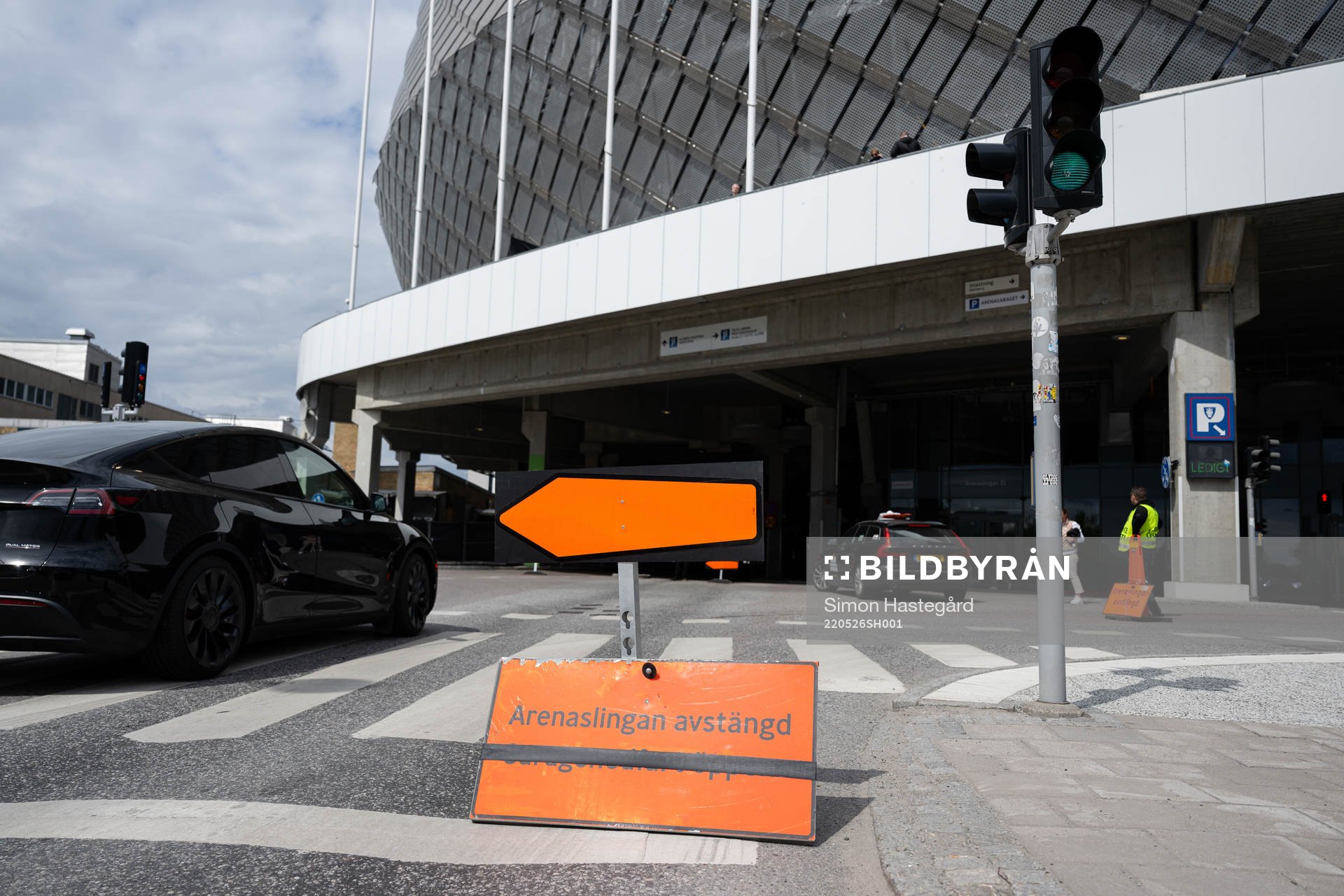 Avstängd väg utanför Tele2 Arena