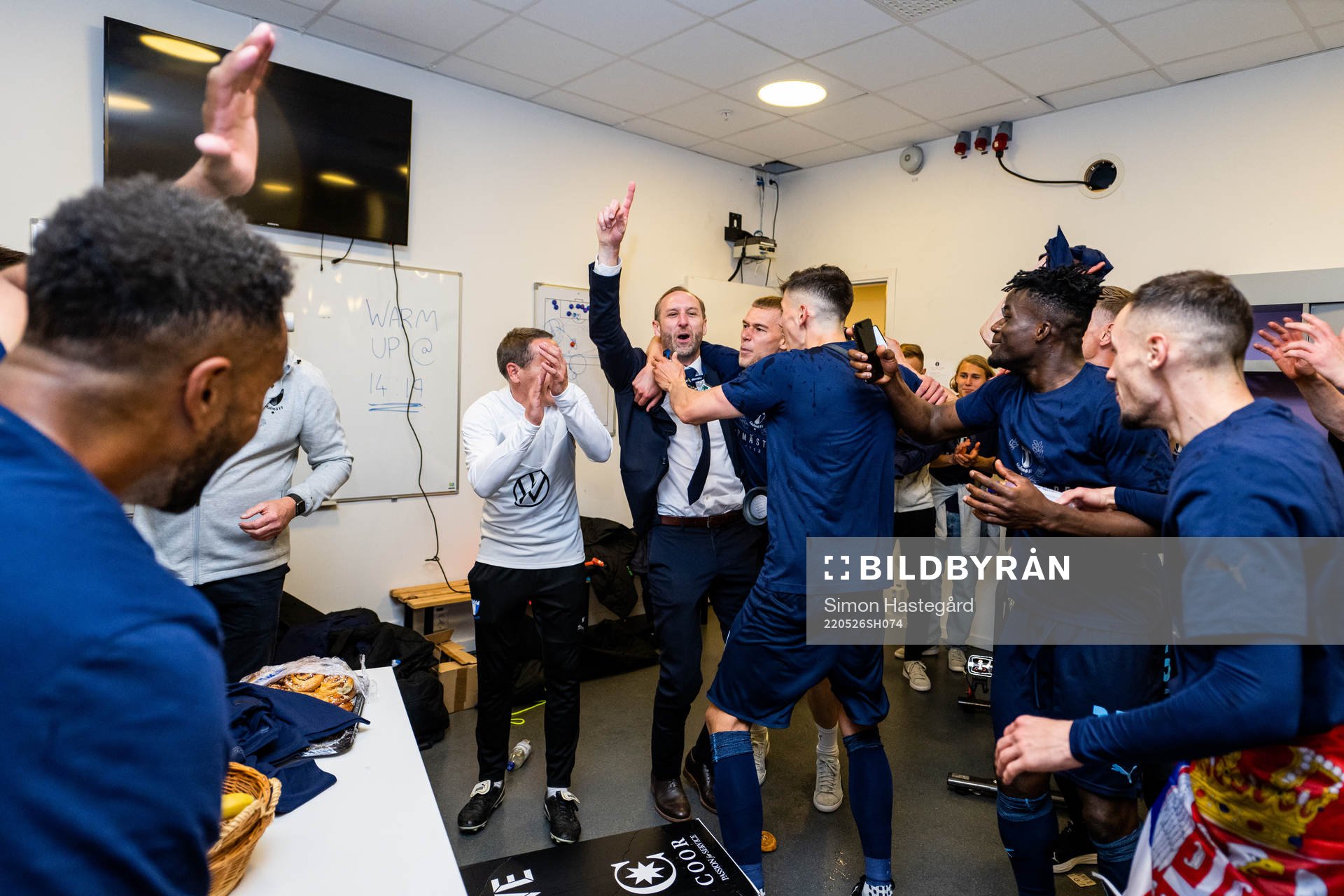 Malmö FFs sportchef Andreas Georgson jublar