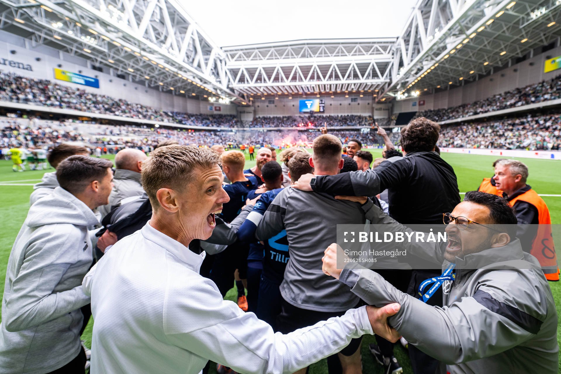 Malmö FFs Sören Rieks jublar med lagkamrater