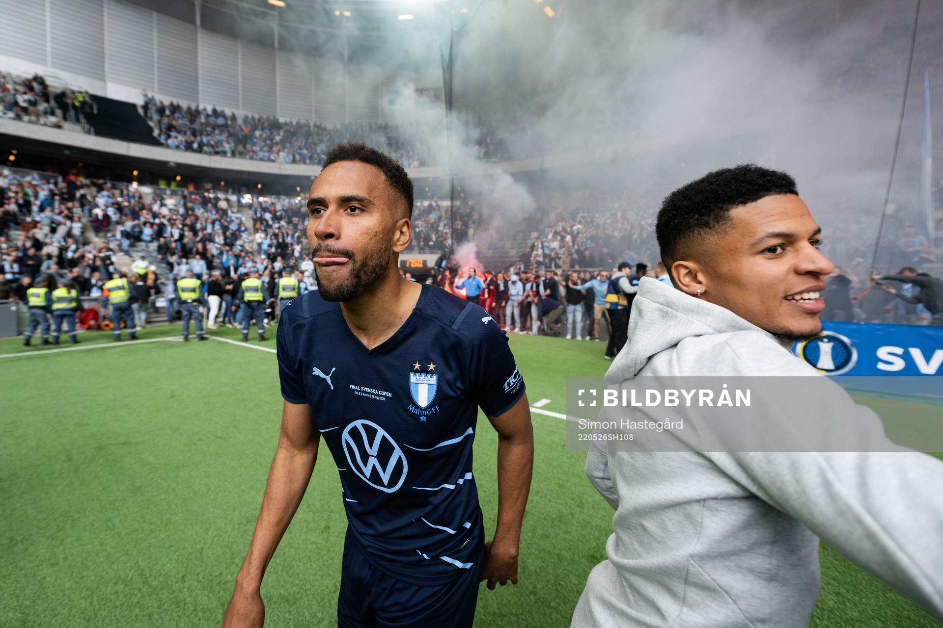 Malmö FFs Isaac Kiese Thelin och Romain Gall jublar