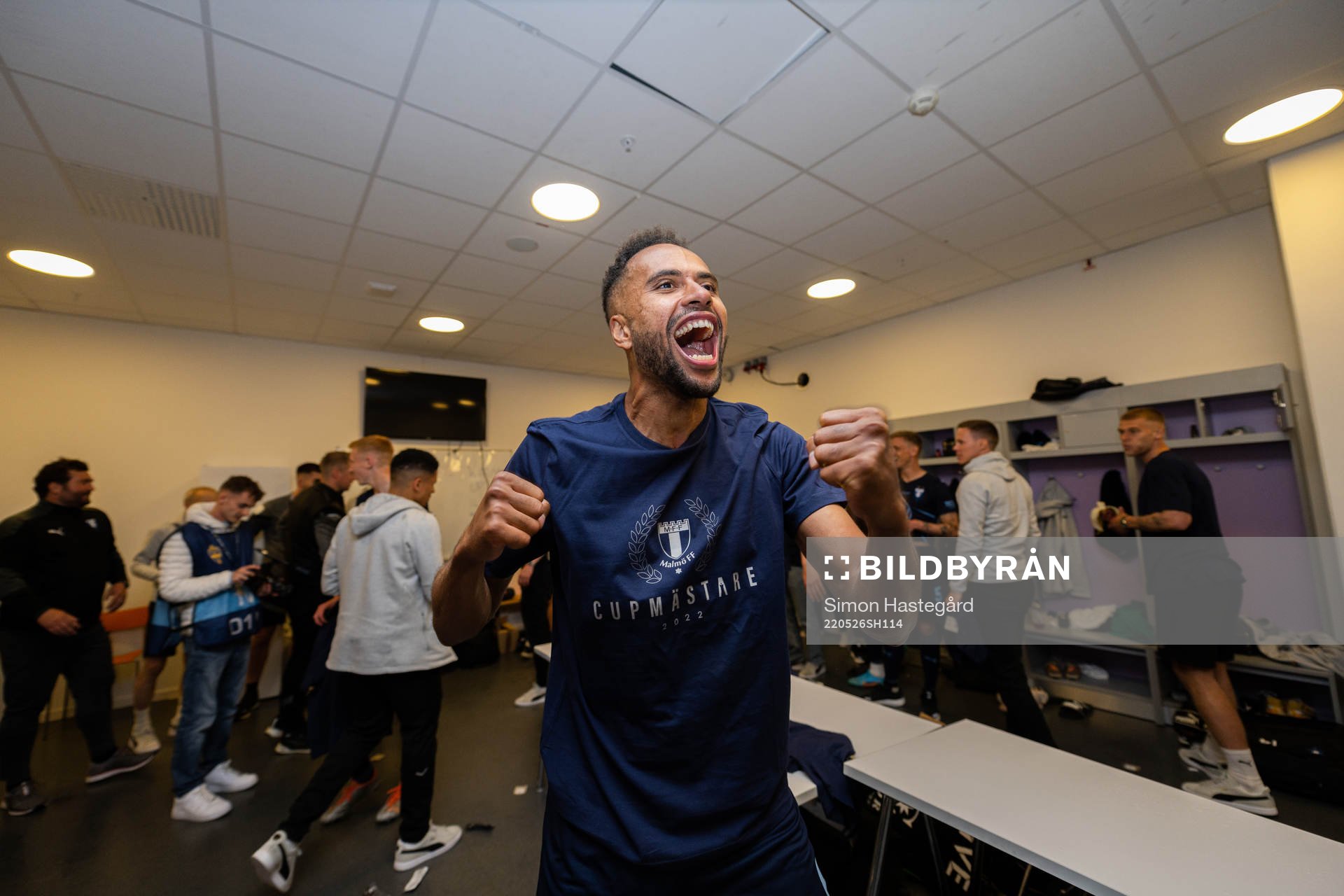 Malmö FFs Isaac Kiese Thelin jublar i omklädningsrummet