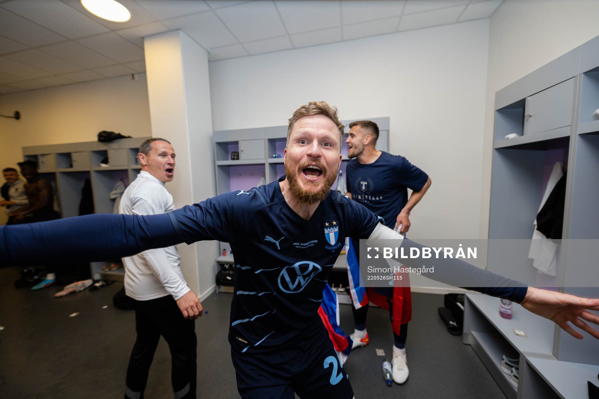 Malmö FFs Lasse Nielsen jublar i omklädningsrummet