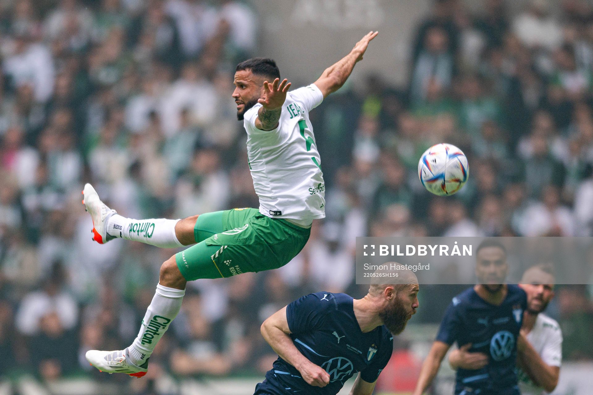 Hammarbys Mohanad Jeahze och Malmö FFs Jo Inge Berget