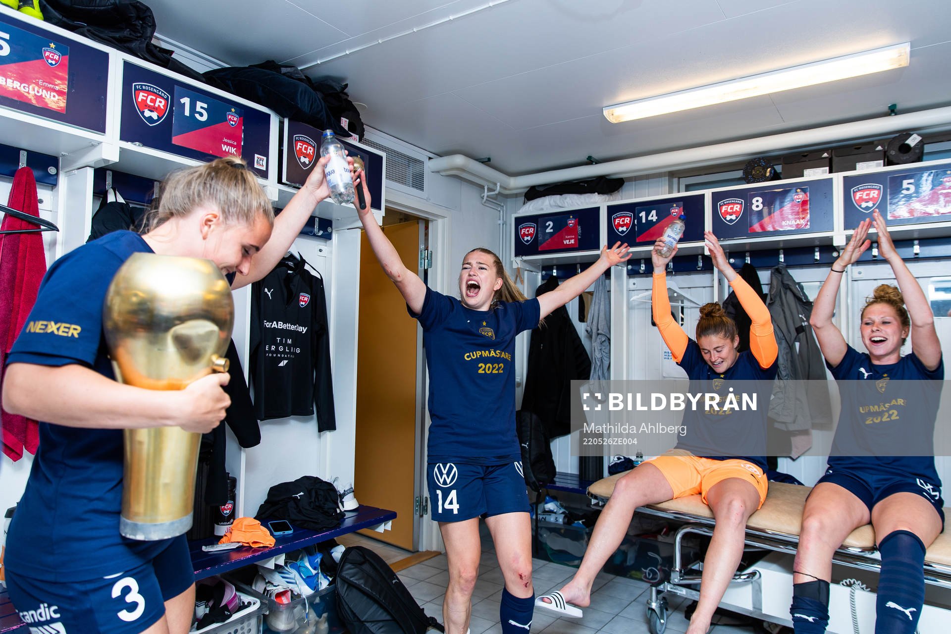 Rosengårds Gudrun Arnardottir och Charlotte Grant jublar