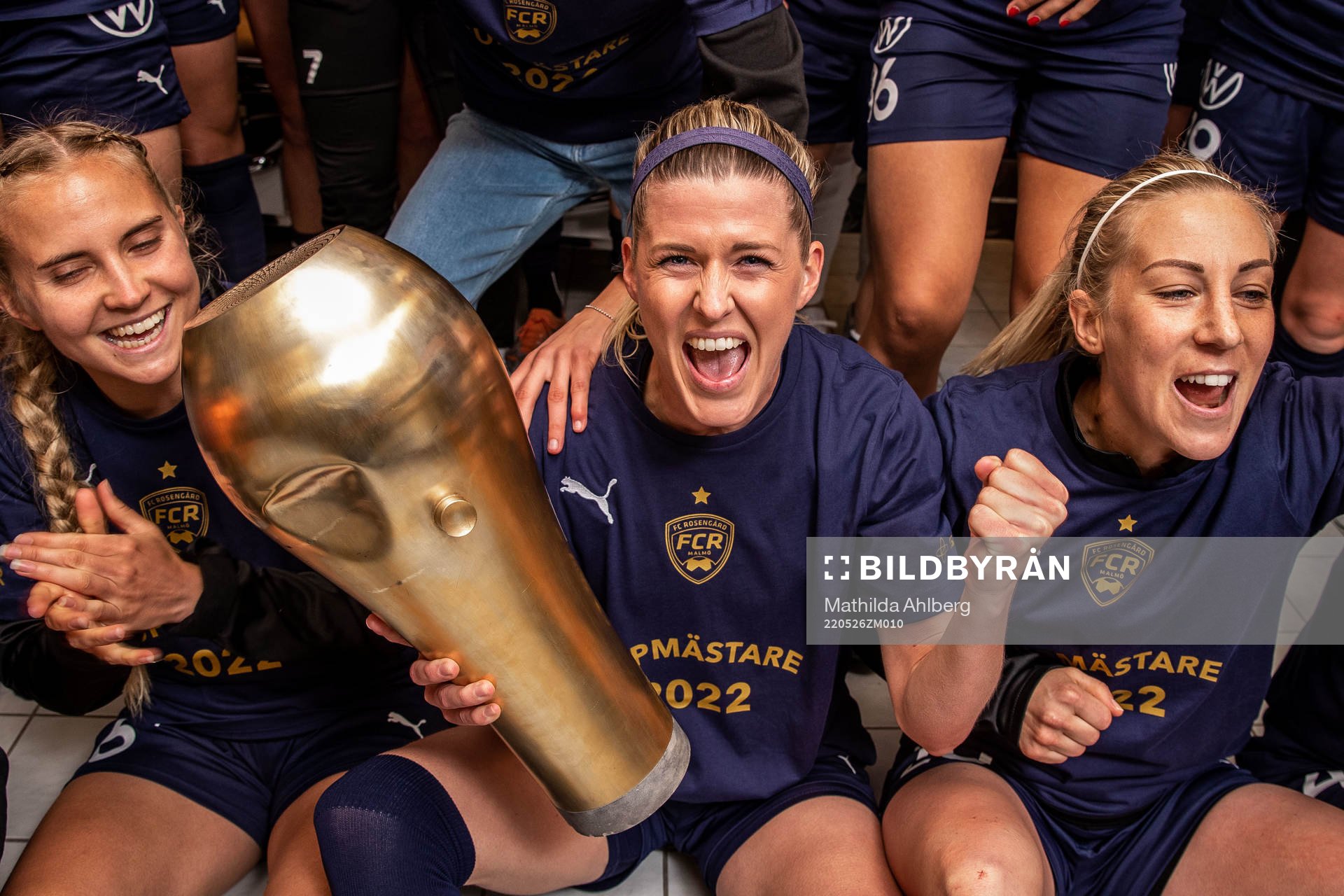 Rosengårds Olivia Schough jublar med lagkamrater
