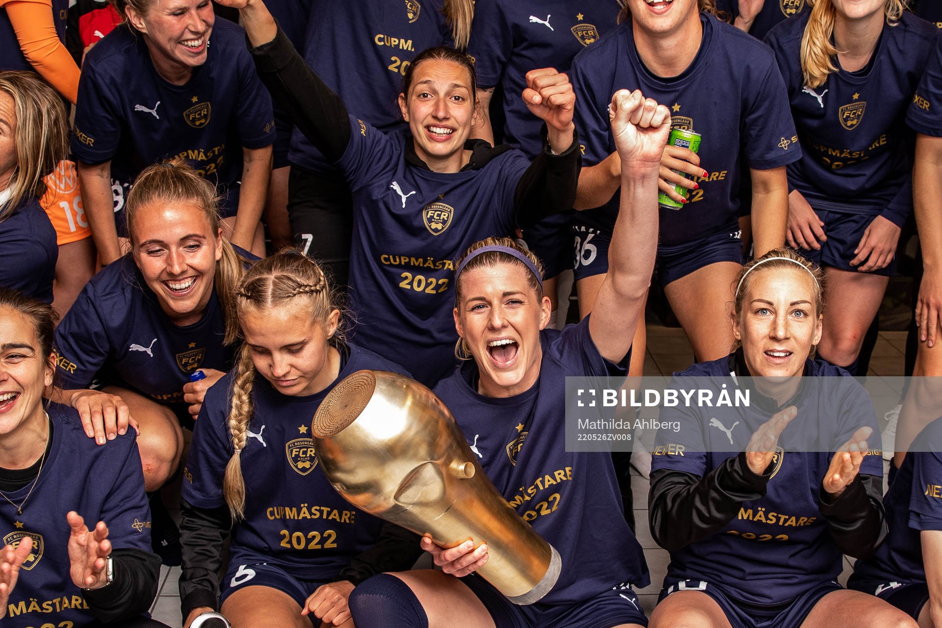 Rosengårds Olivia Schough jublar med lagkamrater
