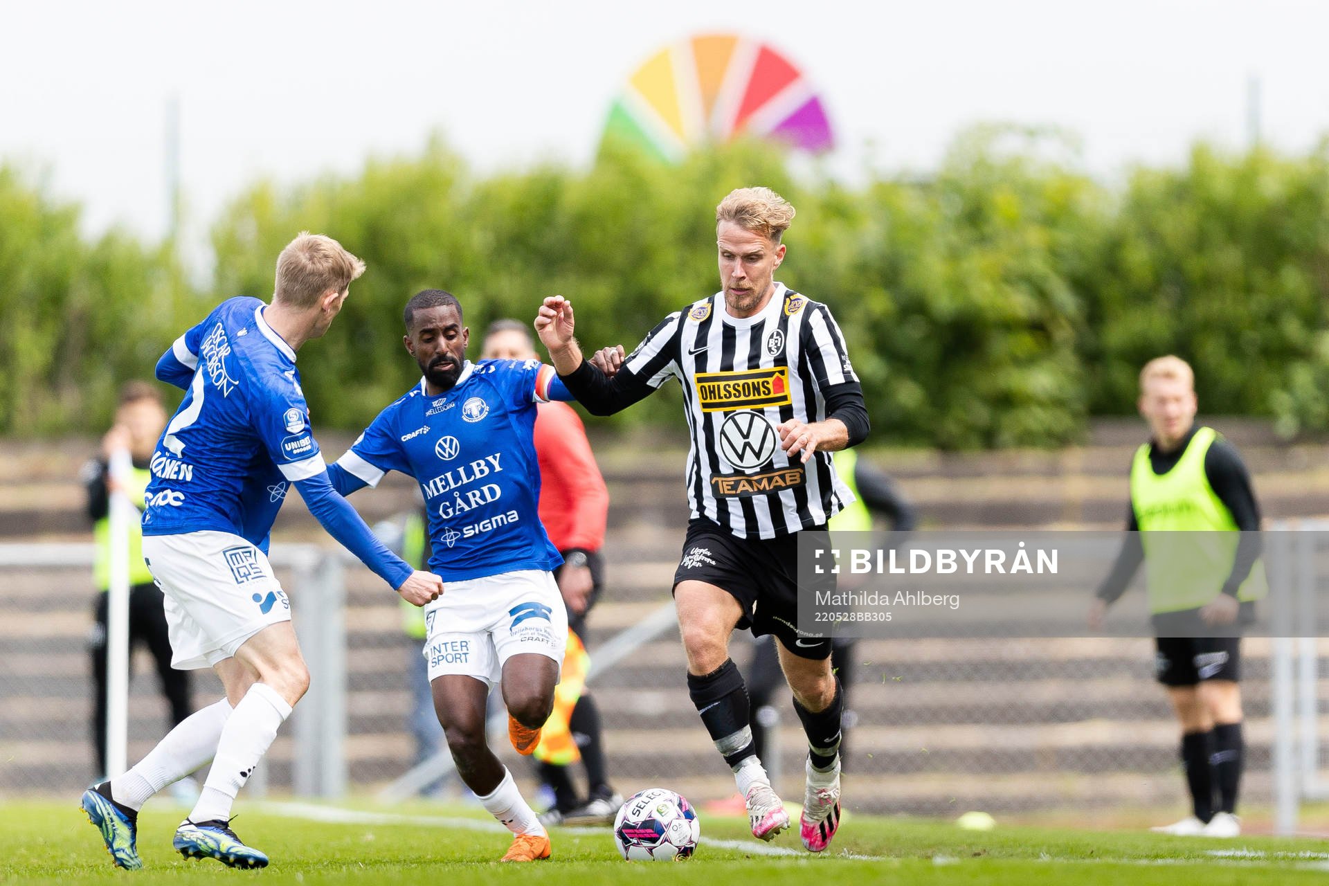 Trelleborgs Fritiof Björkén och Mohammed Saeid i en kamp
