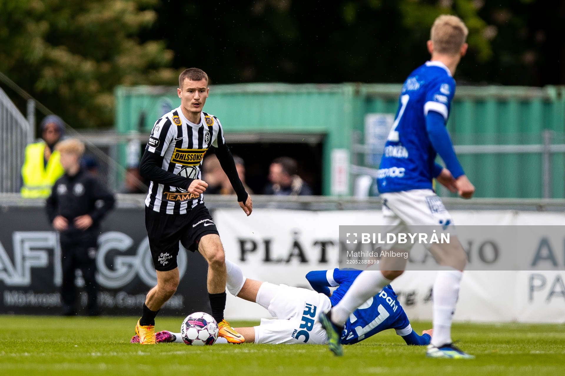 Landskronas Robin Dzabic och Trelleborgs Simon Amin
