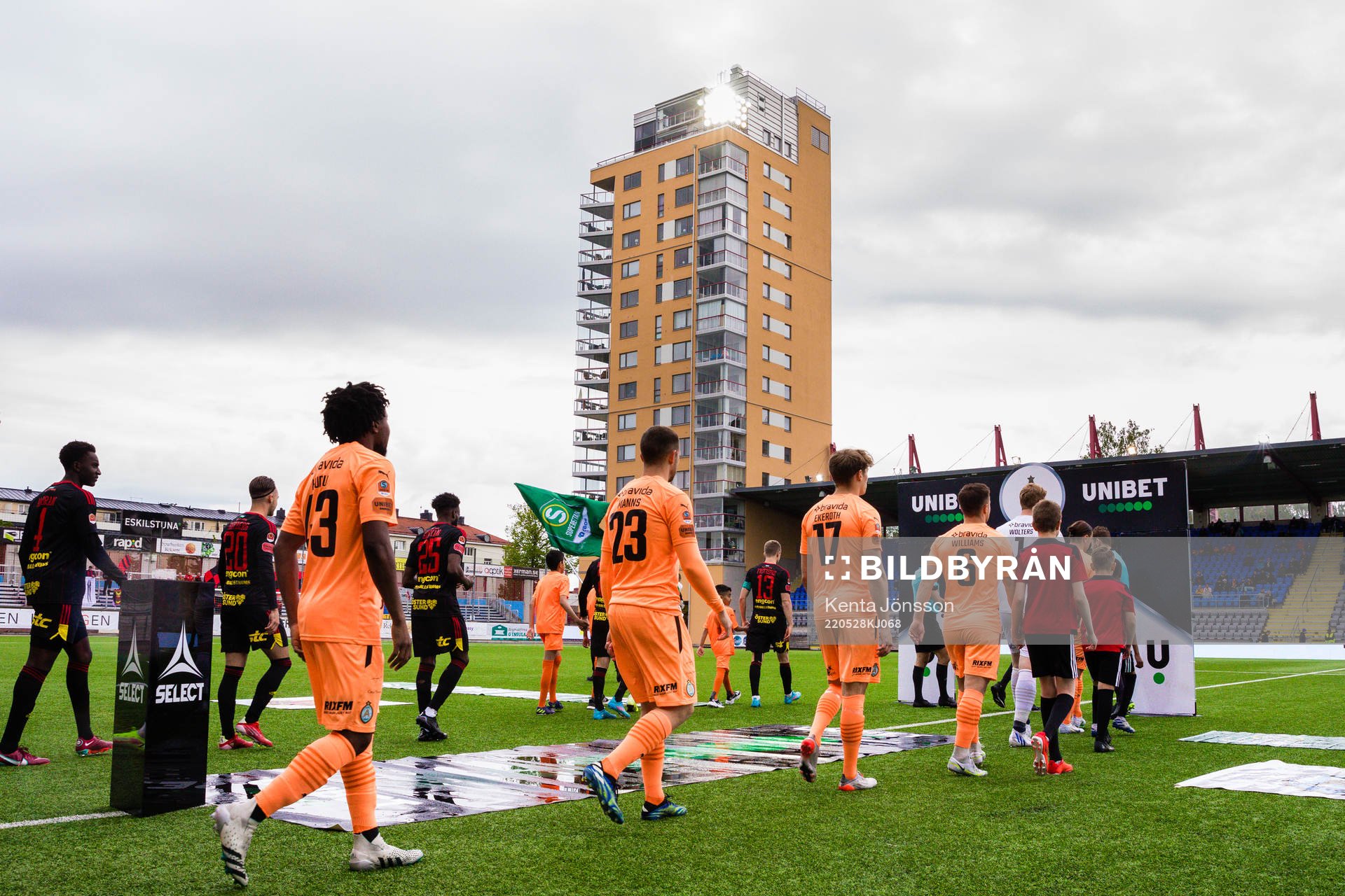 AFC Eskilstunas och Östersunds spelare