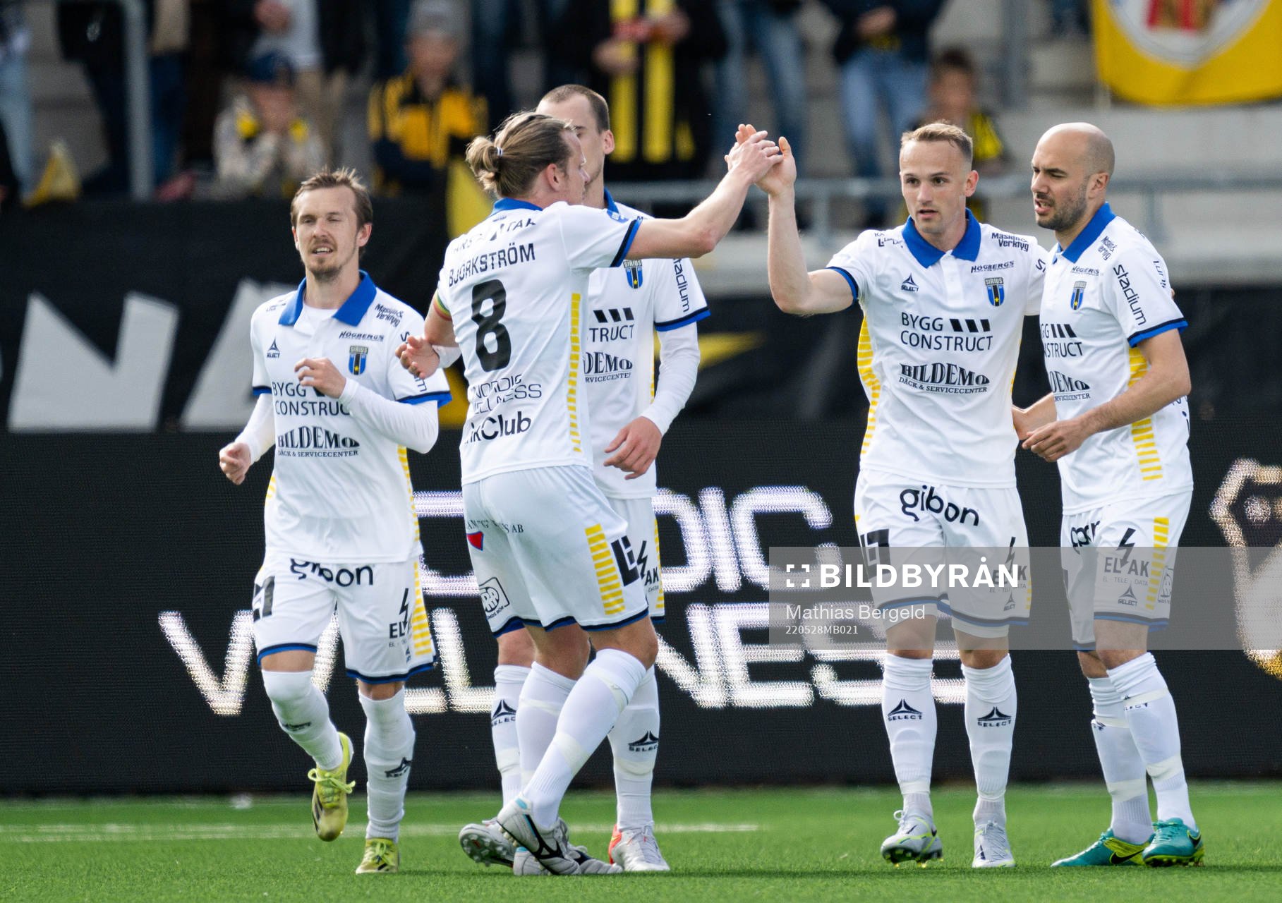 Sirius Aron Bjarnason jublar