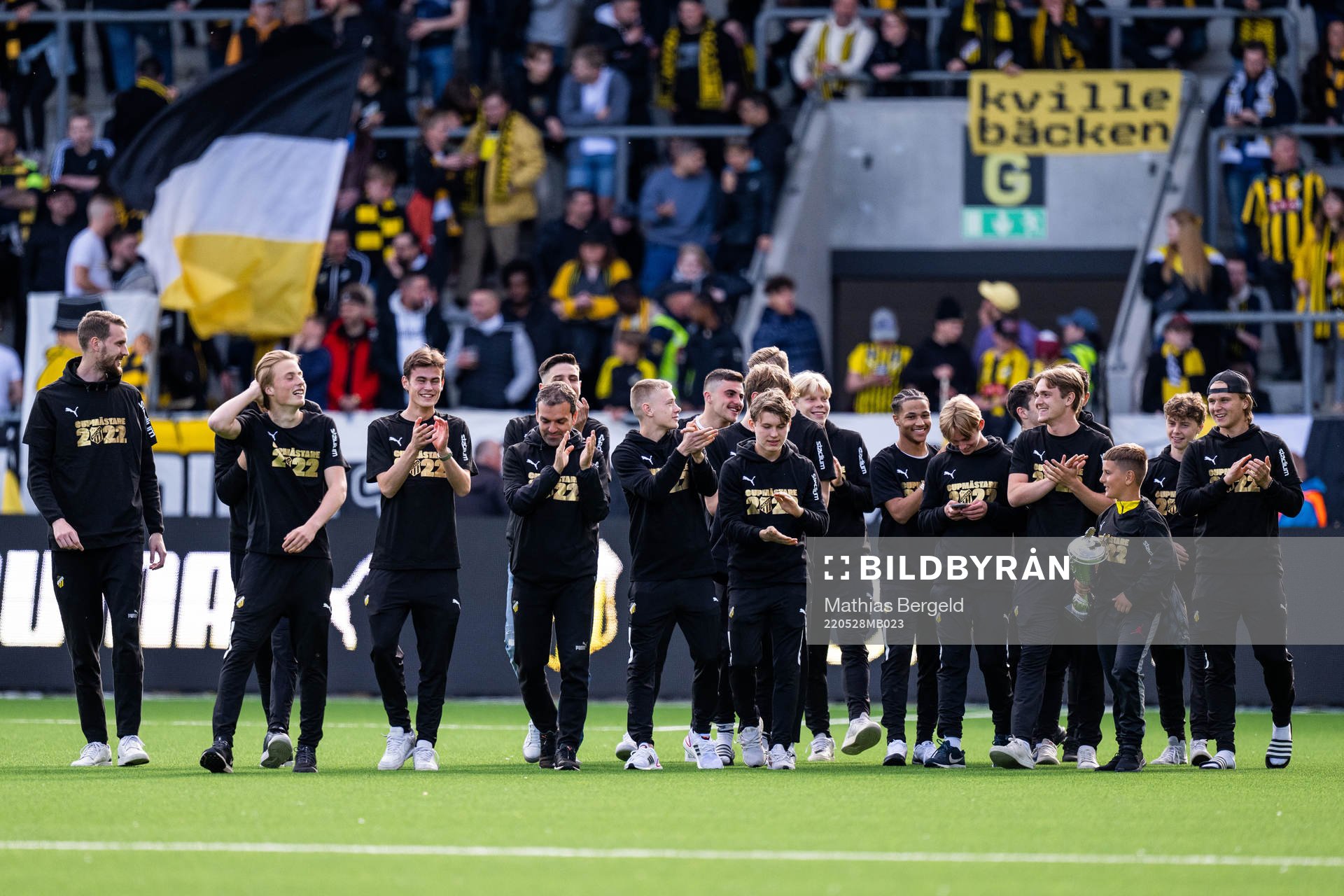 Häckens P19-lag hyllas för sin seger i Ligacupen i halvtid