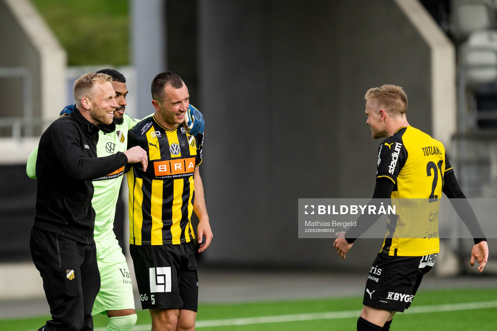 Häckens målvakt Peter Abrahamsson , Jonathan Ursin