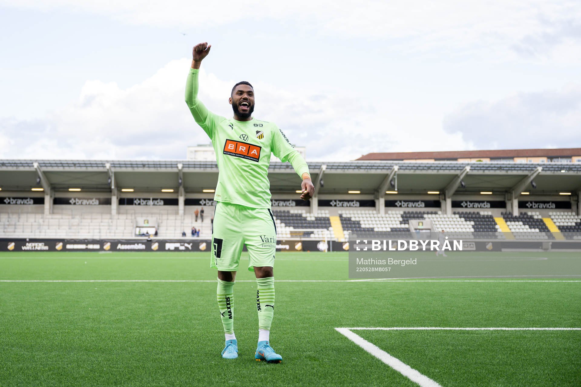 Häckens målvakt Jonathan Ursin Rasheed jublar