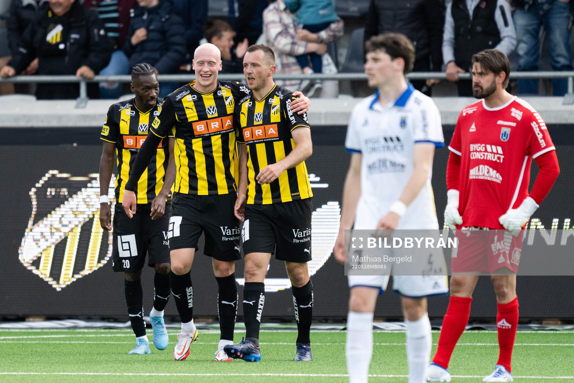 Häckens Valgeir Fridriksson och Even Hovland jublar
