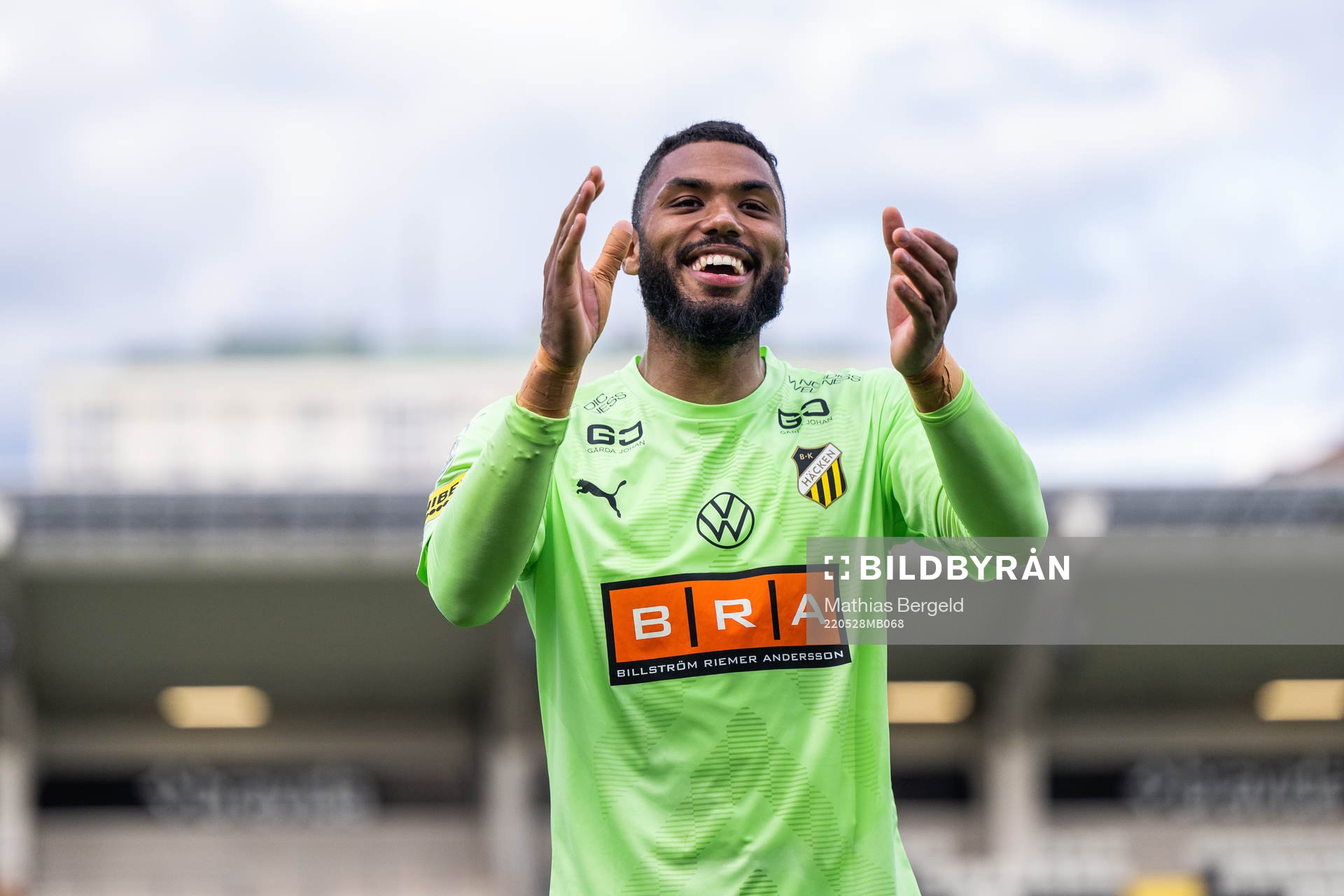 Häckens Jonathan Ursin Rasheed jublar efter fotbollsmatchen i Allsvenskan mellan Häcken och Sirius den 28 maj 2022 i Göteborg. 