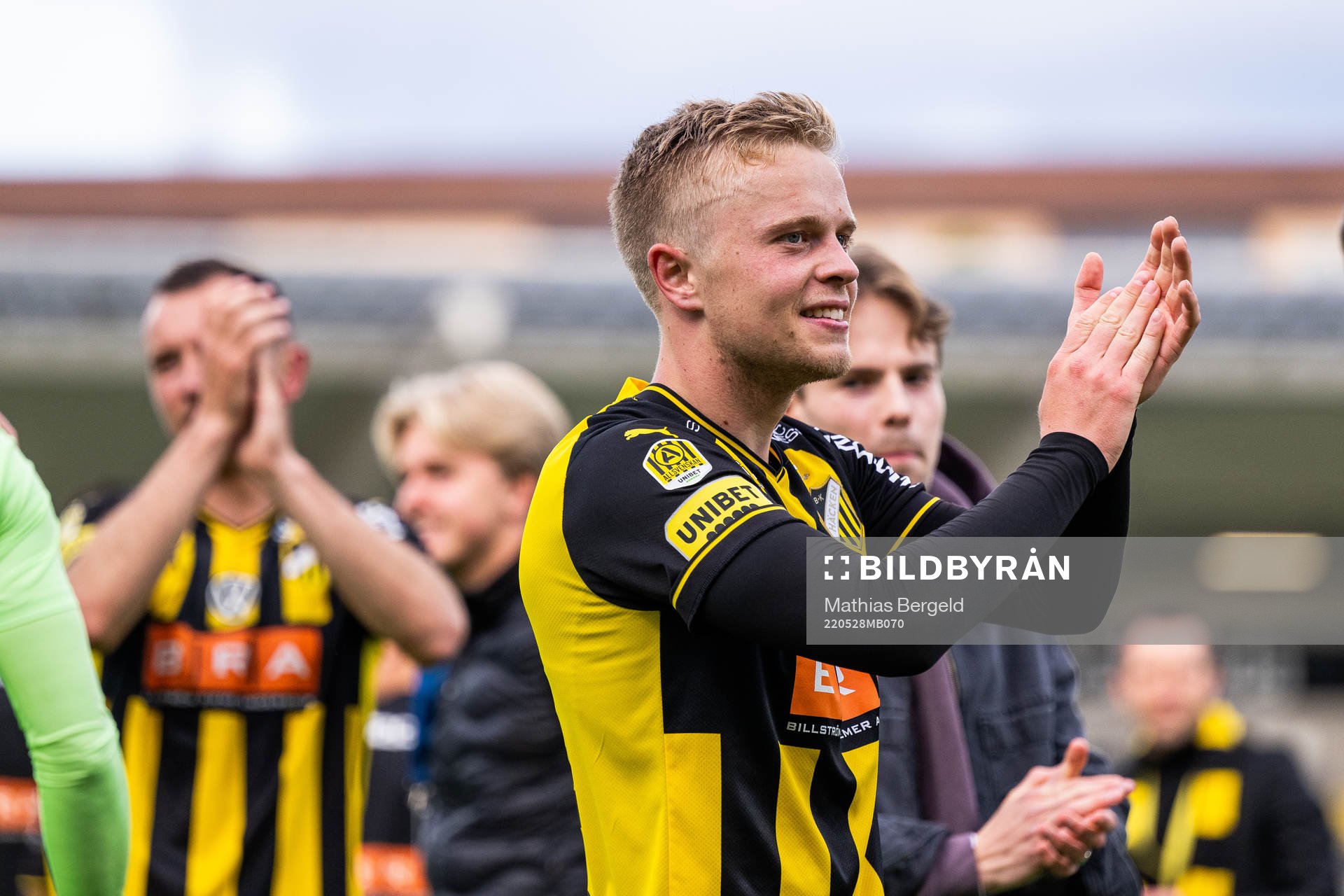 Häckens Tomas Totland jublar