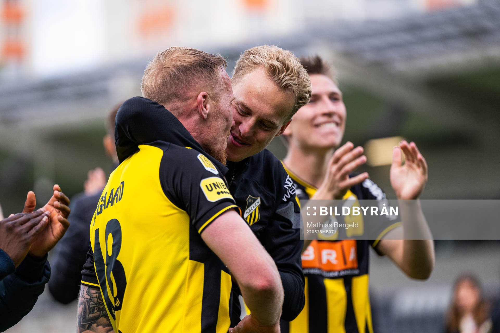 Häckens Mikkel Rygaard Jensen och Gustav Berggren jublar