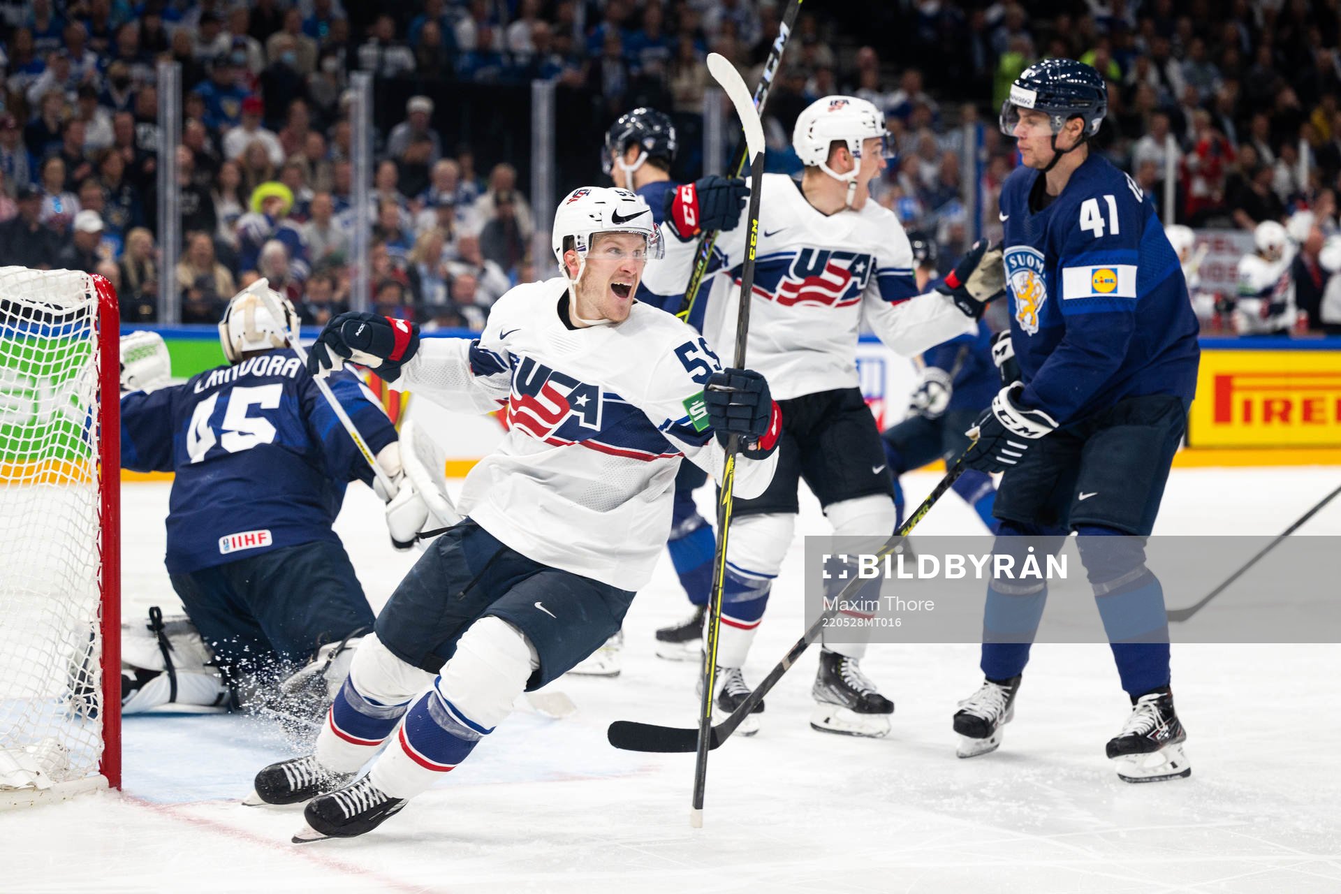 Ben Meyers of USA celebrates the 2-2 goal
