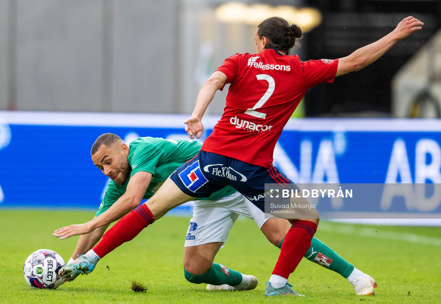Jönköpings Malkolm Moenza och Östers Mattias Pavic