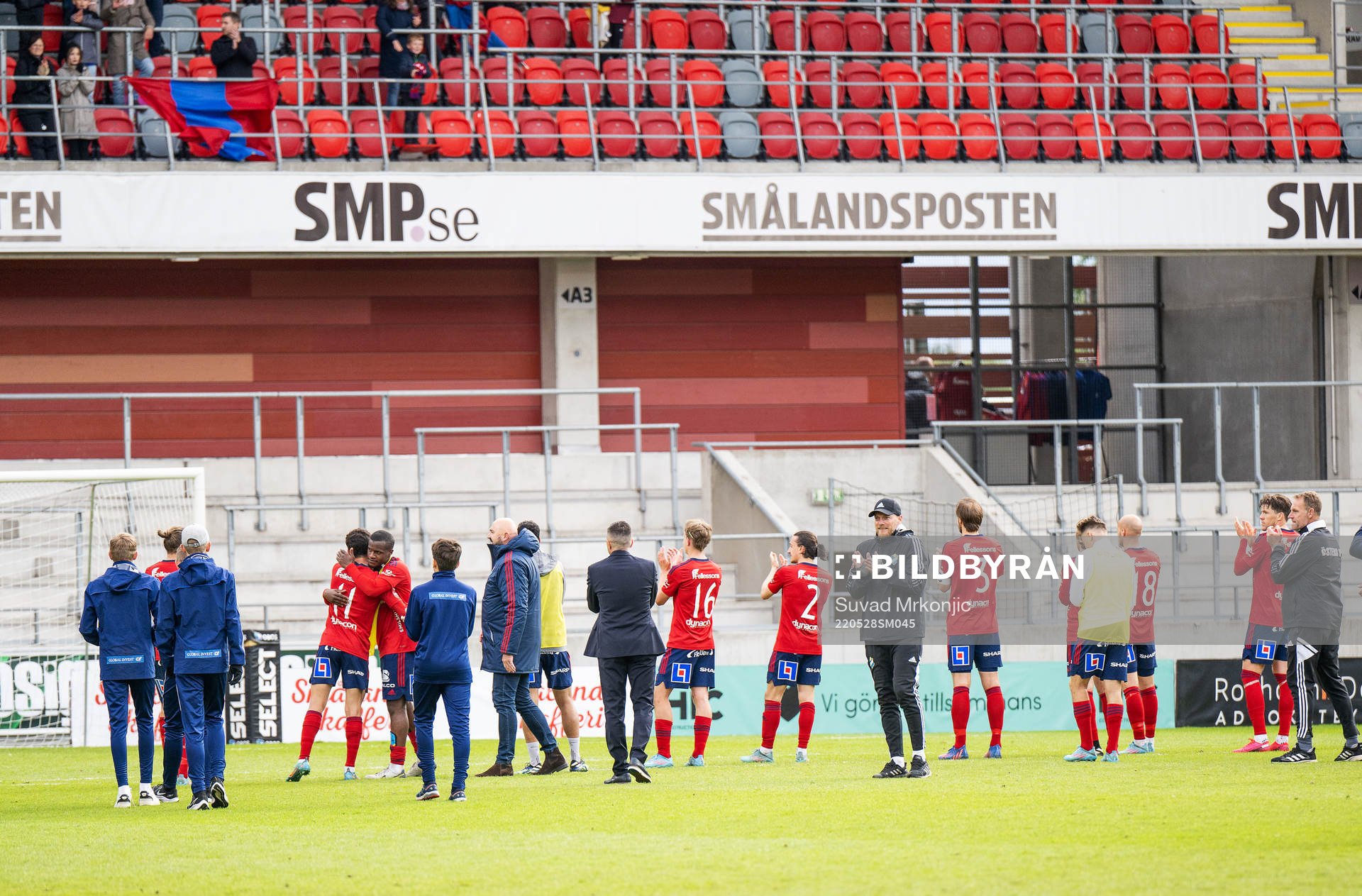 Östers spelare tackar fansen
