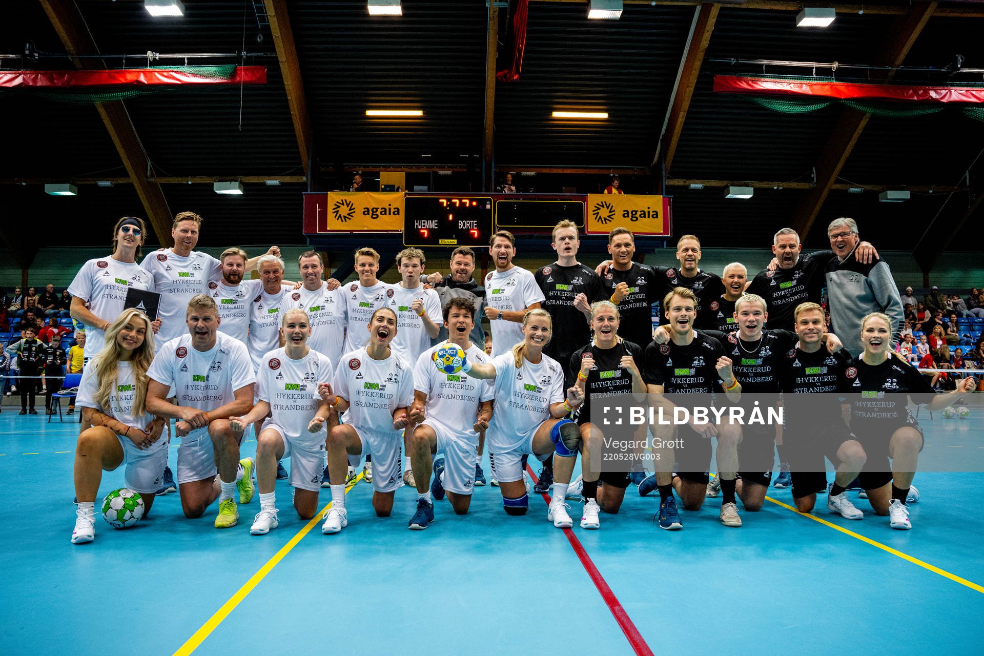 Martin Ødegaard, Stefan Strandberg, Joakim Hykkerud and players pose for a team photo ahead of the Step by Step Charity celebrity match on May 28, 2022 in Drammen.