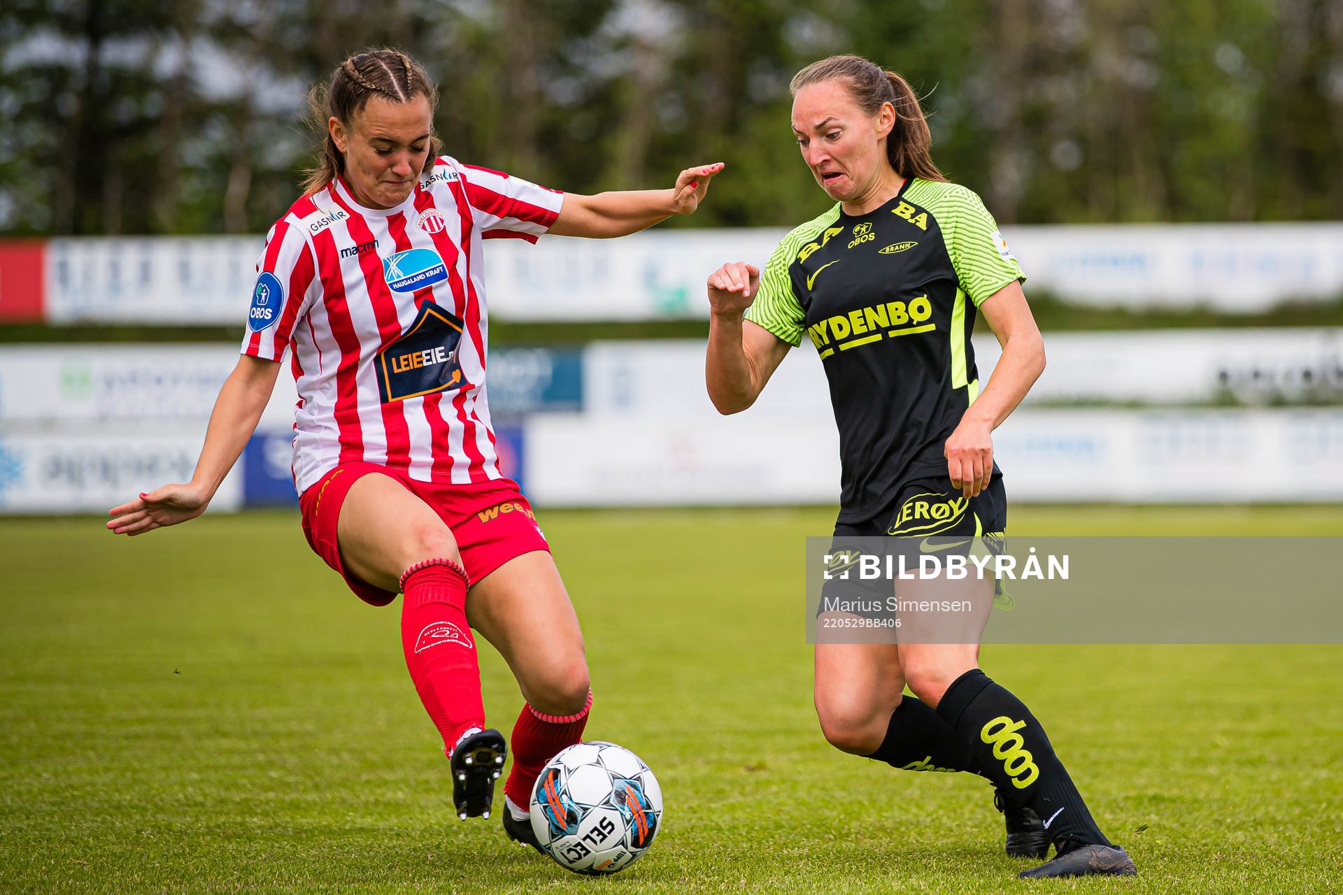 Selma Løvås of Avaldnes and Marit Bratberg Lund of Brann during the Toppserien football match between Avaldsnes and Brann on May 29, 2022 in Karmøy.