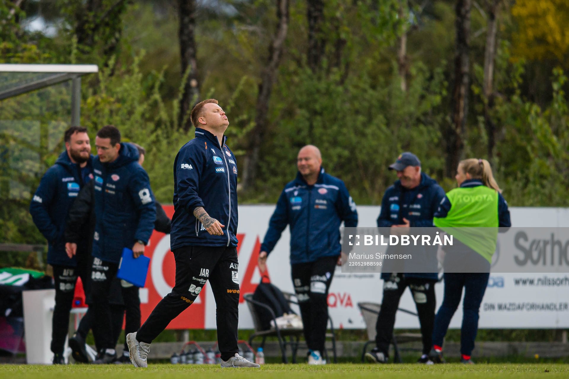 John Arne Riise, head coach of Avaldnes, looks dejected