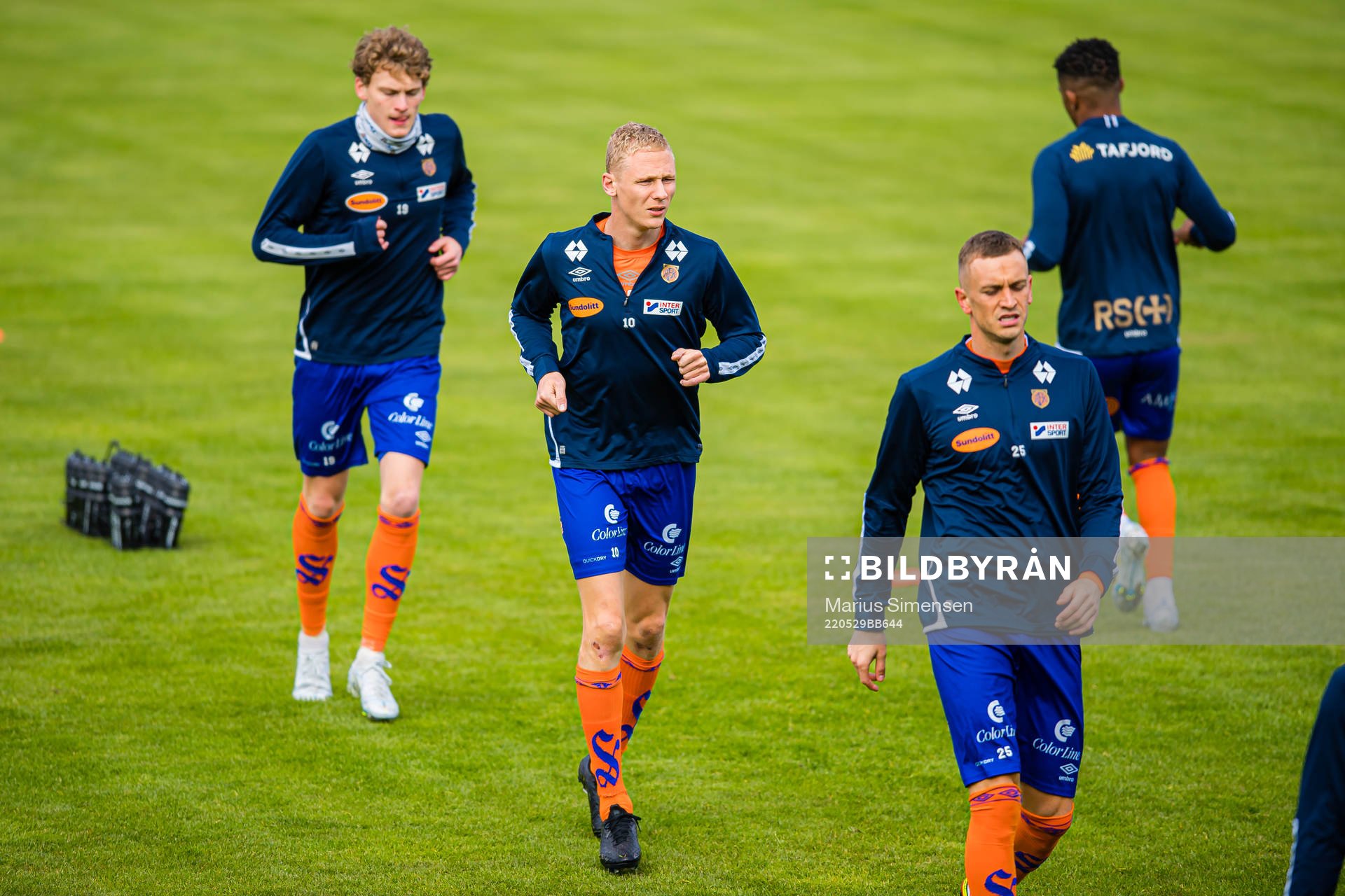 Kristoffer Ramos Barmen of Aalesund warms up