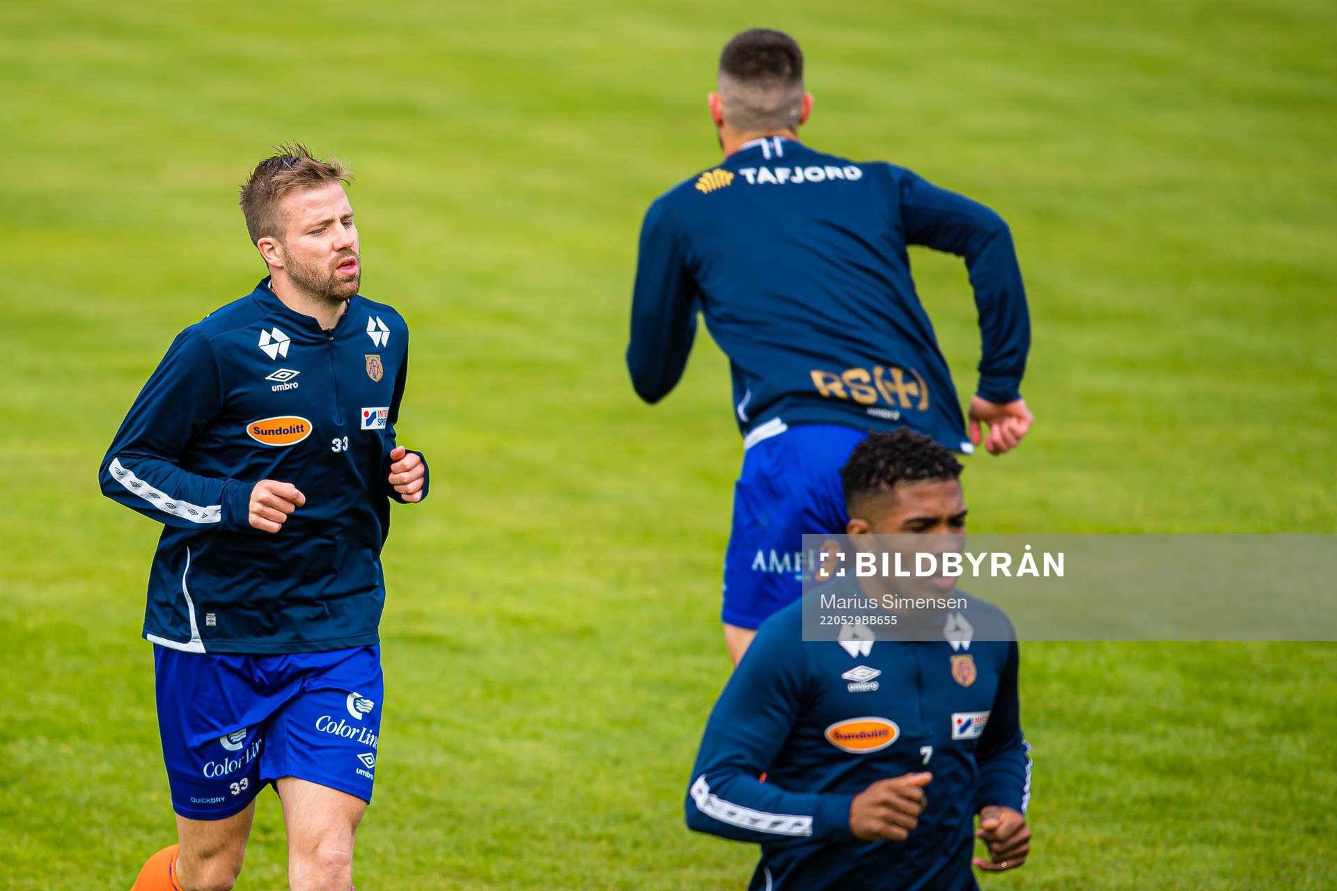 Simen Rafn of Aalesund warms up