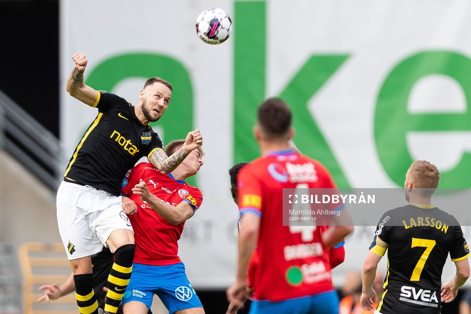 s Alexander Milosevic och Helsingborgs Dennis Olsson