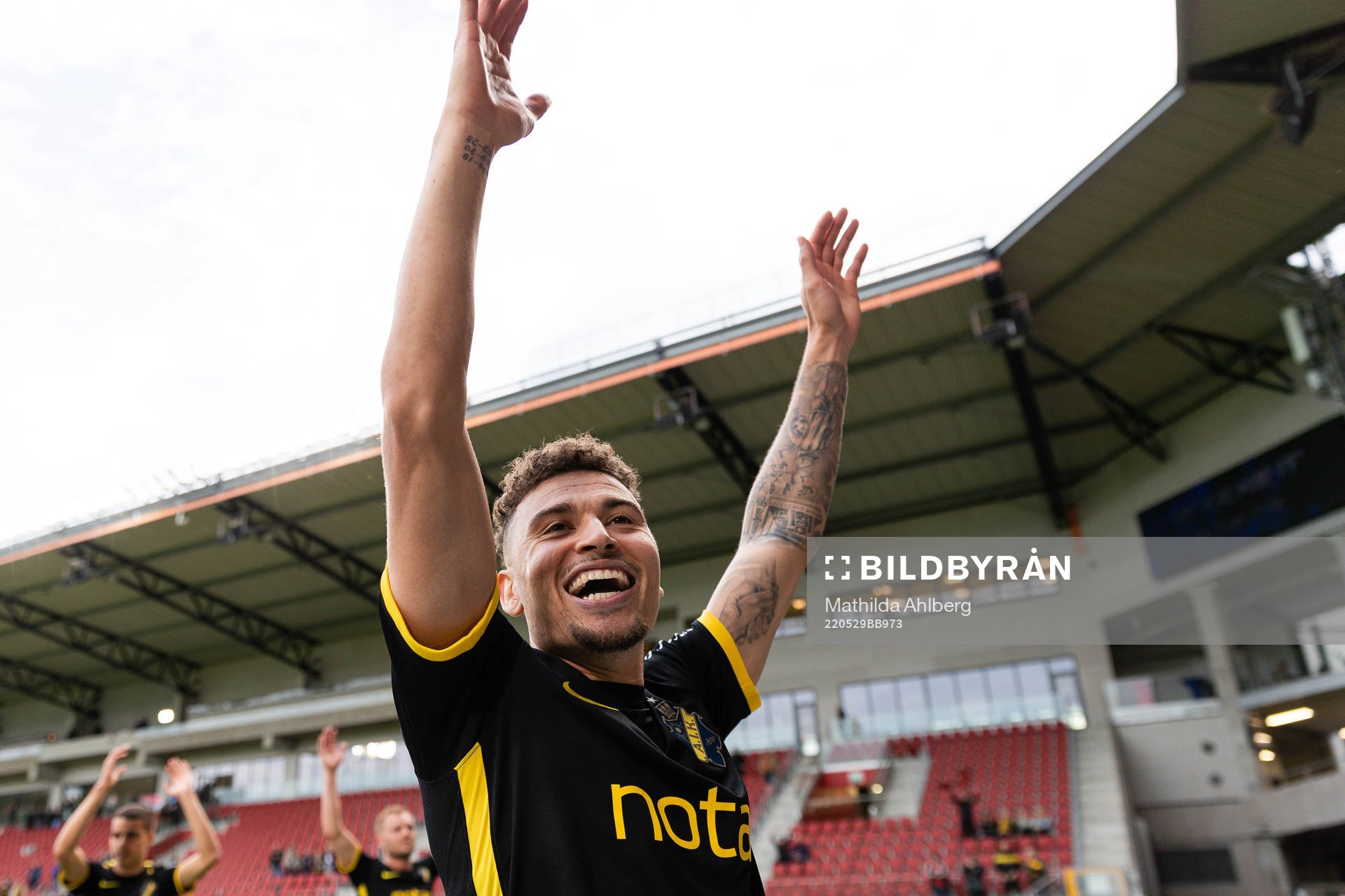 s Jordan Larsson jublar