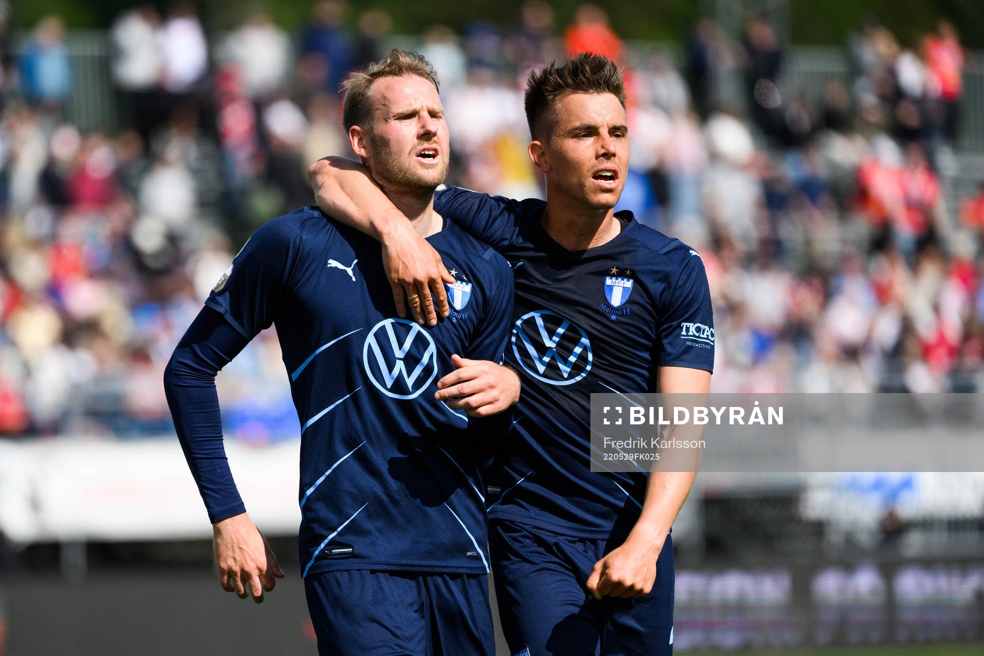 Malmö FFs Ola Toivonen och Jonas Knudsen jublar
