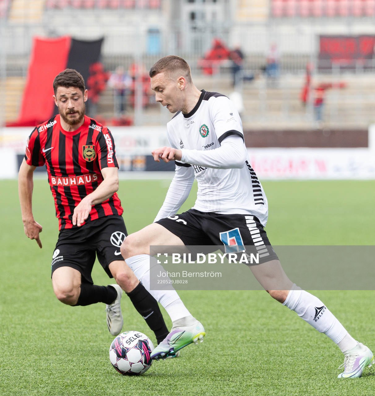 Brommapojkarnas David Zlotnik och Örebros Jake Larsson