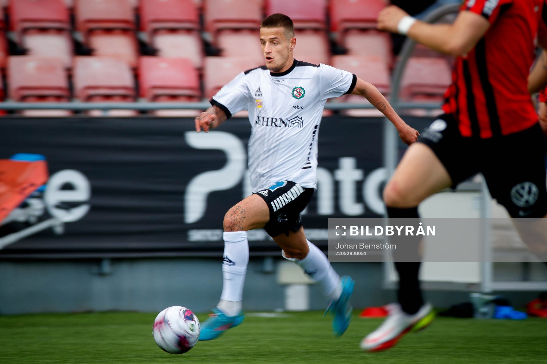 Örebros Vincent Thill under fotbollsmatchen i Superettan mellan Örebro och Brommapojkarna den 29 maj 2022 i Örebro. 