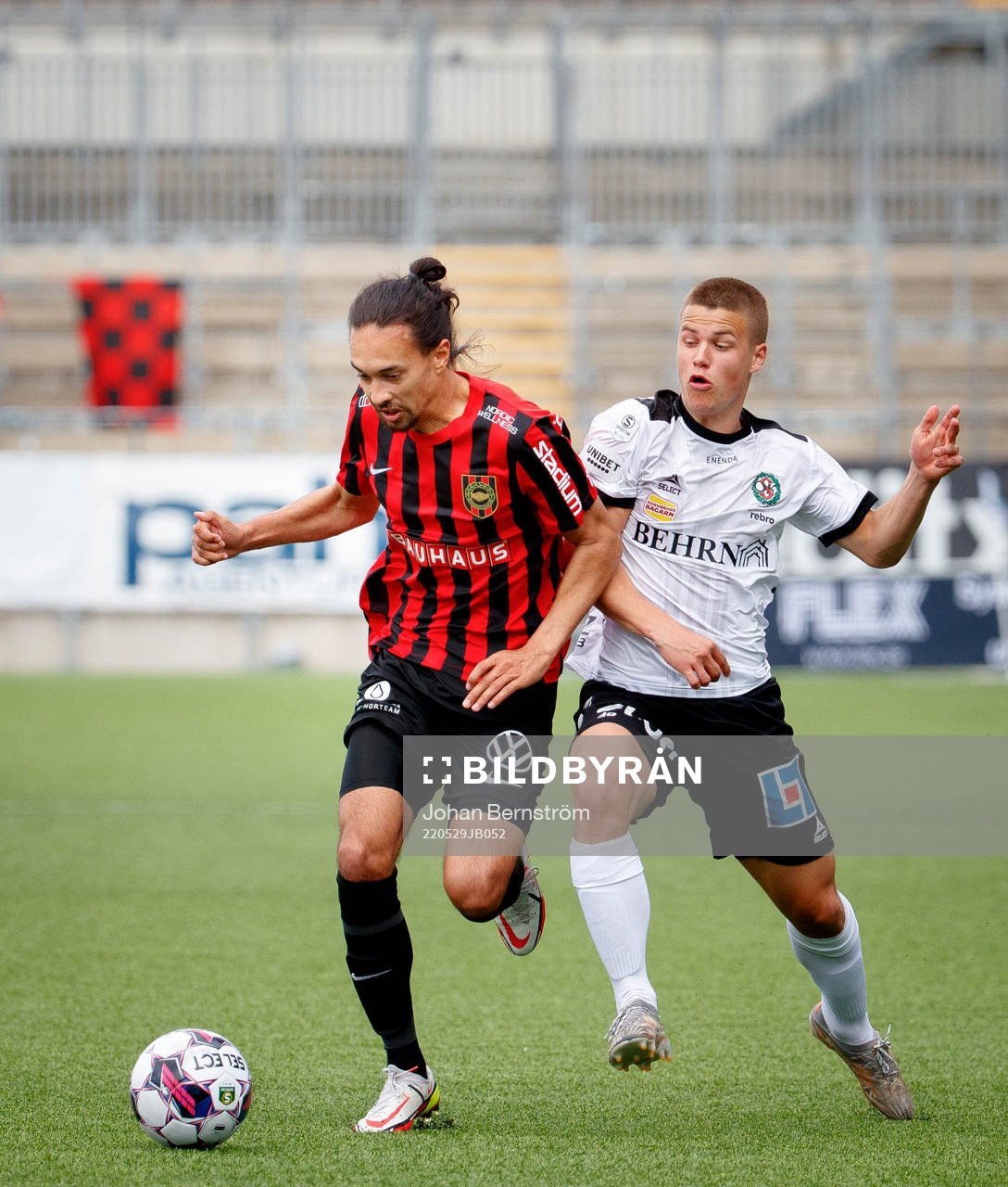 Brommapojkarnas Monir Jelassi och Örebros Samuel Dahl